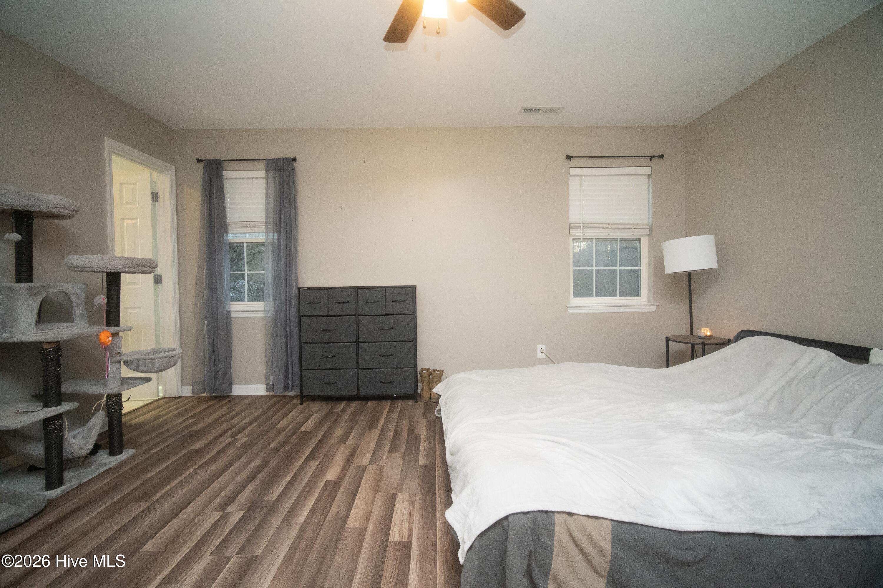 100552332 | Photo 23