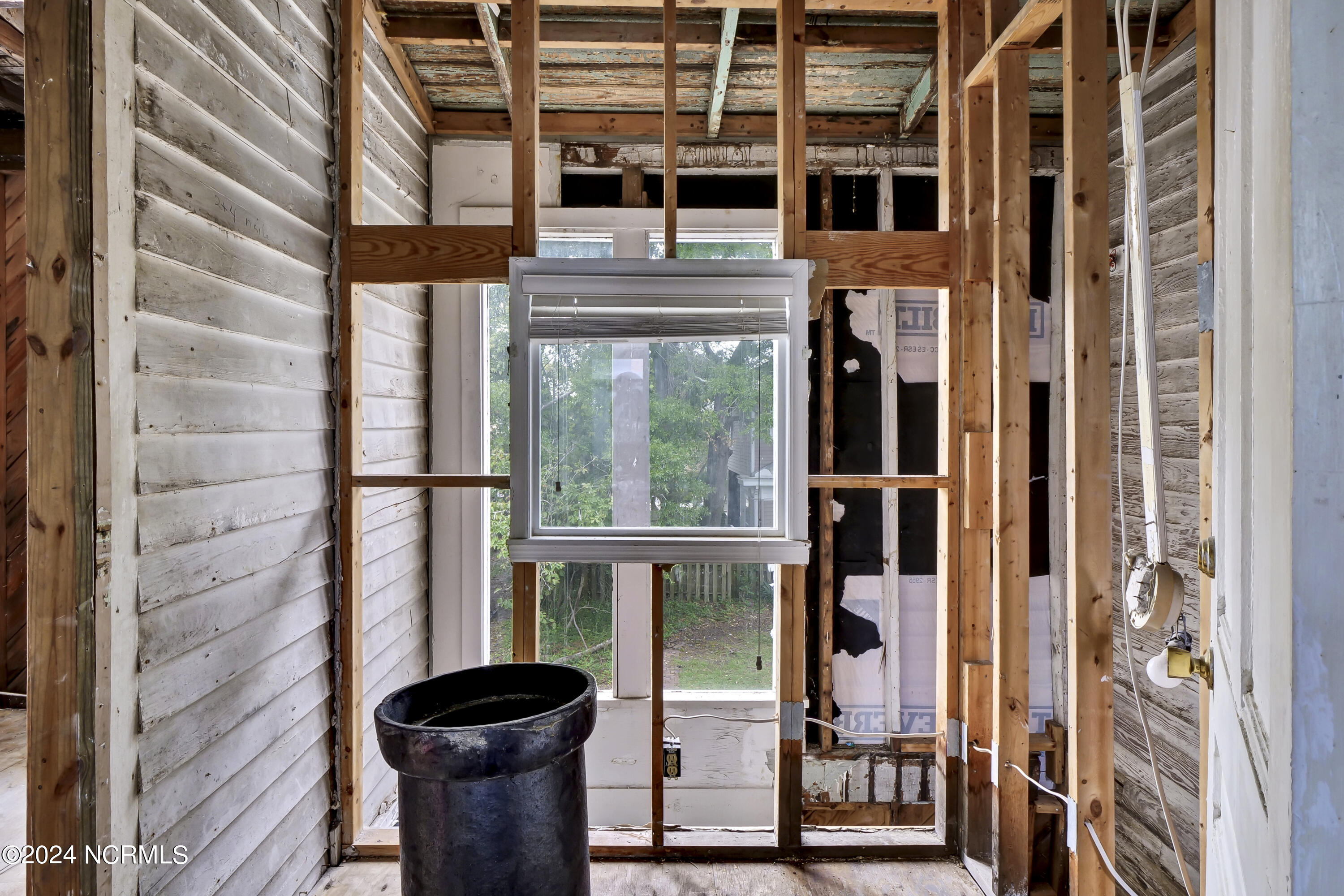 100472145 | Photo 50