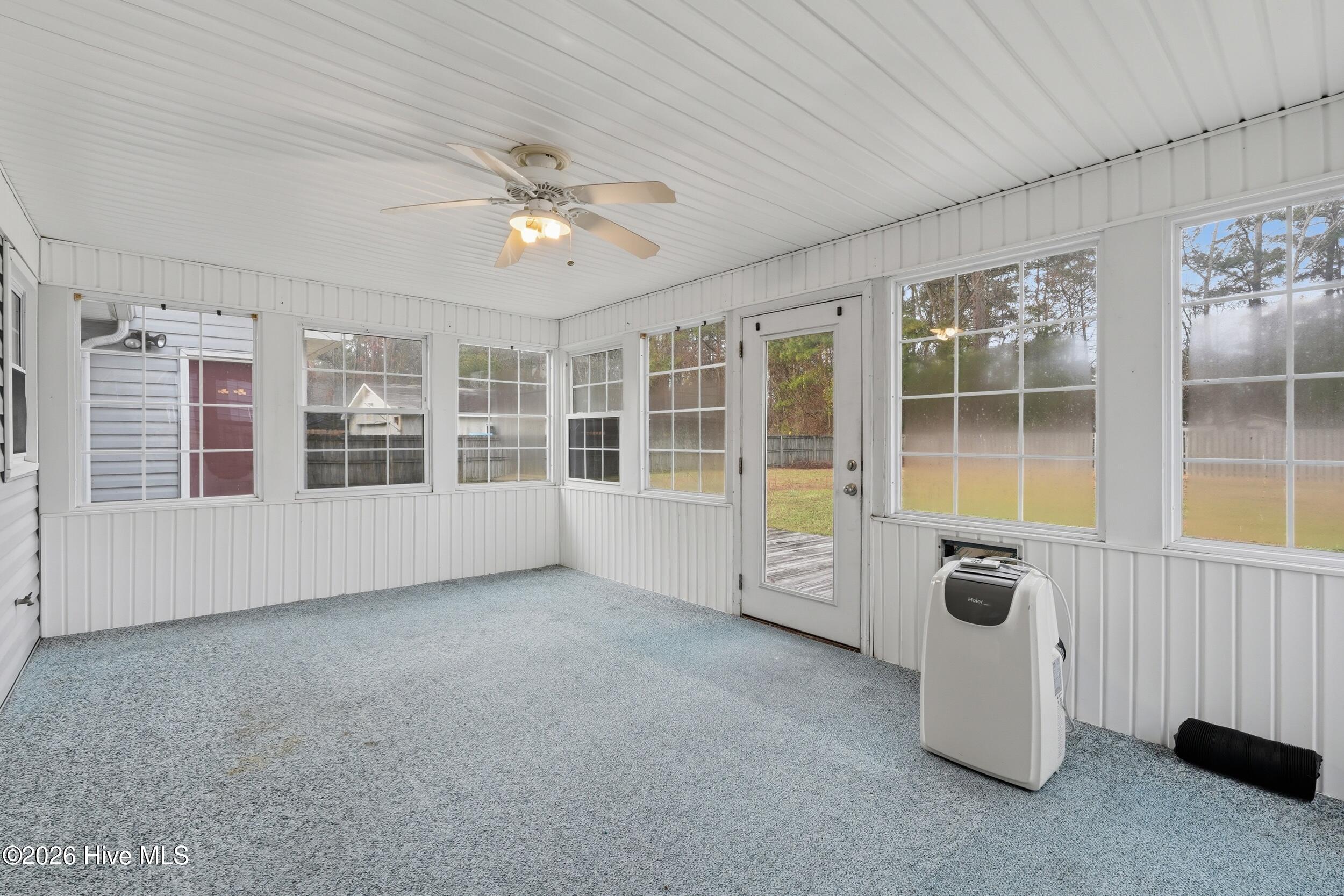 100559462 | Photo 20