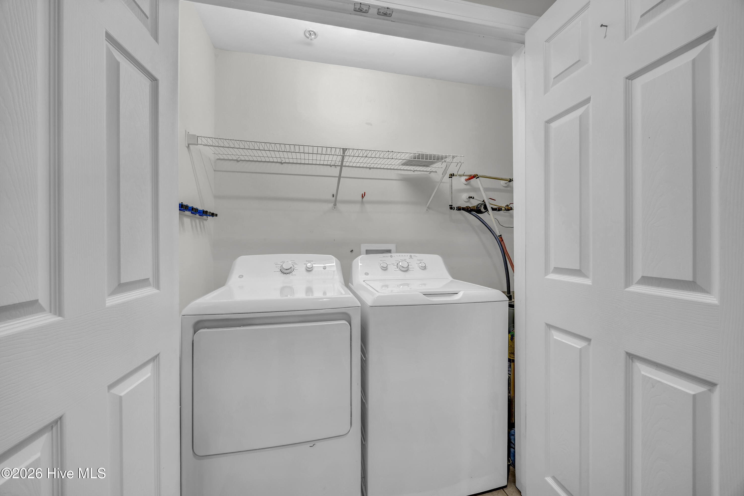 100549399 | Photo 19