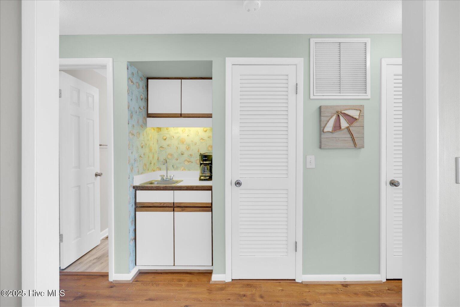 100490707 | Photo 13