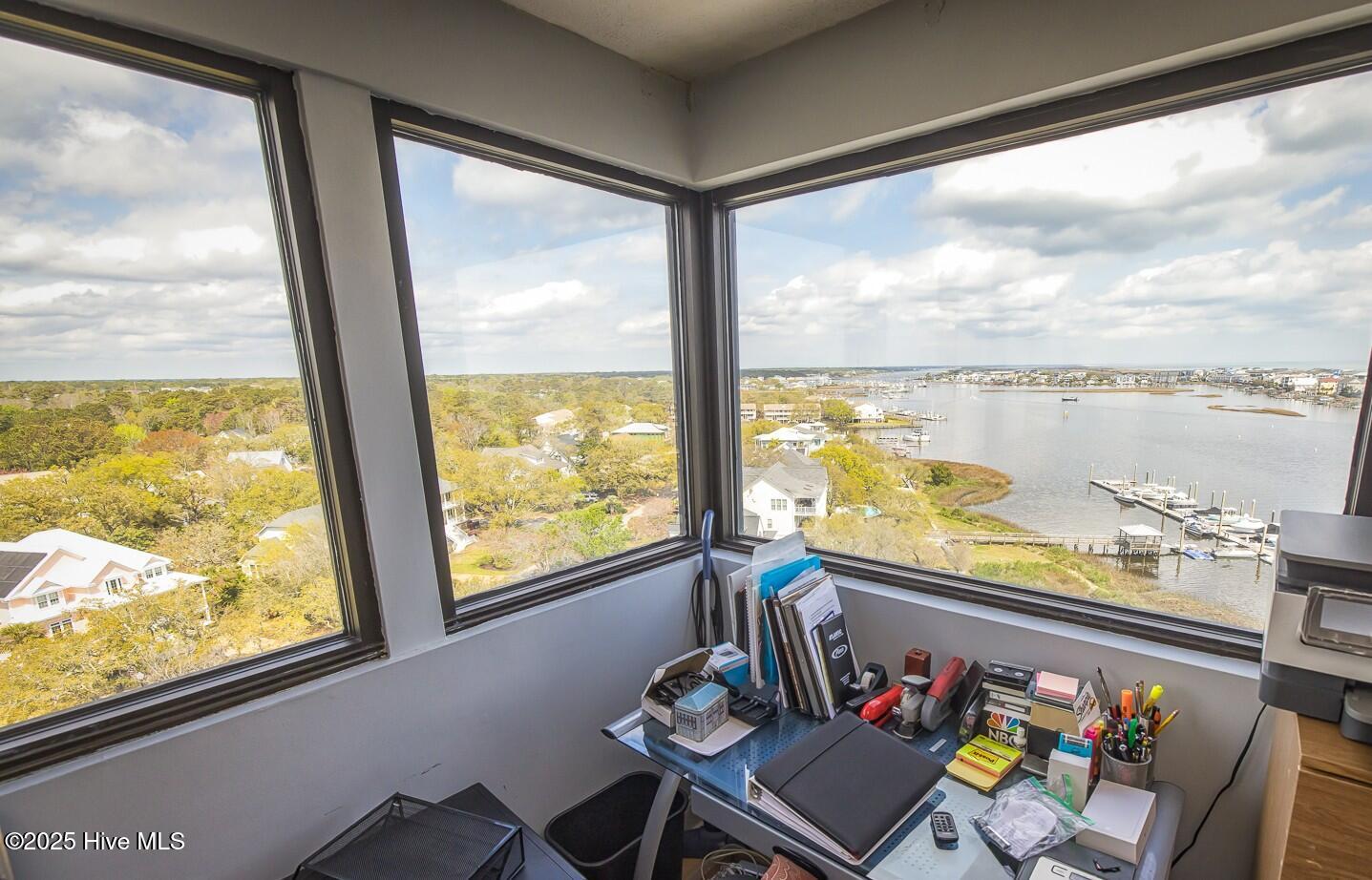 100567097 | Photo 23