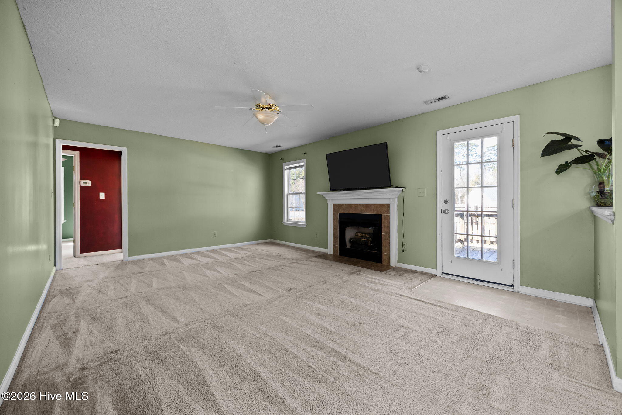 100550152 | Photo 16