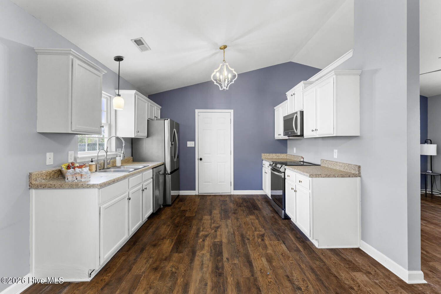 100534497 | Photo 18