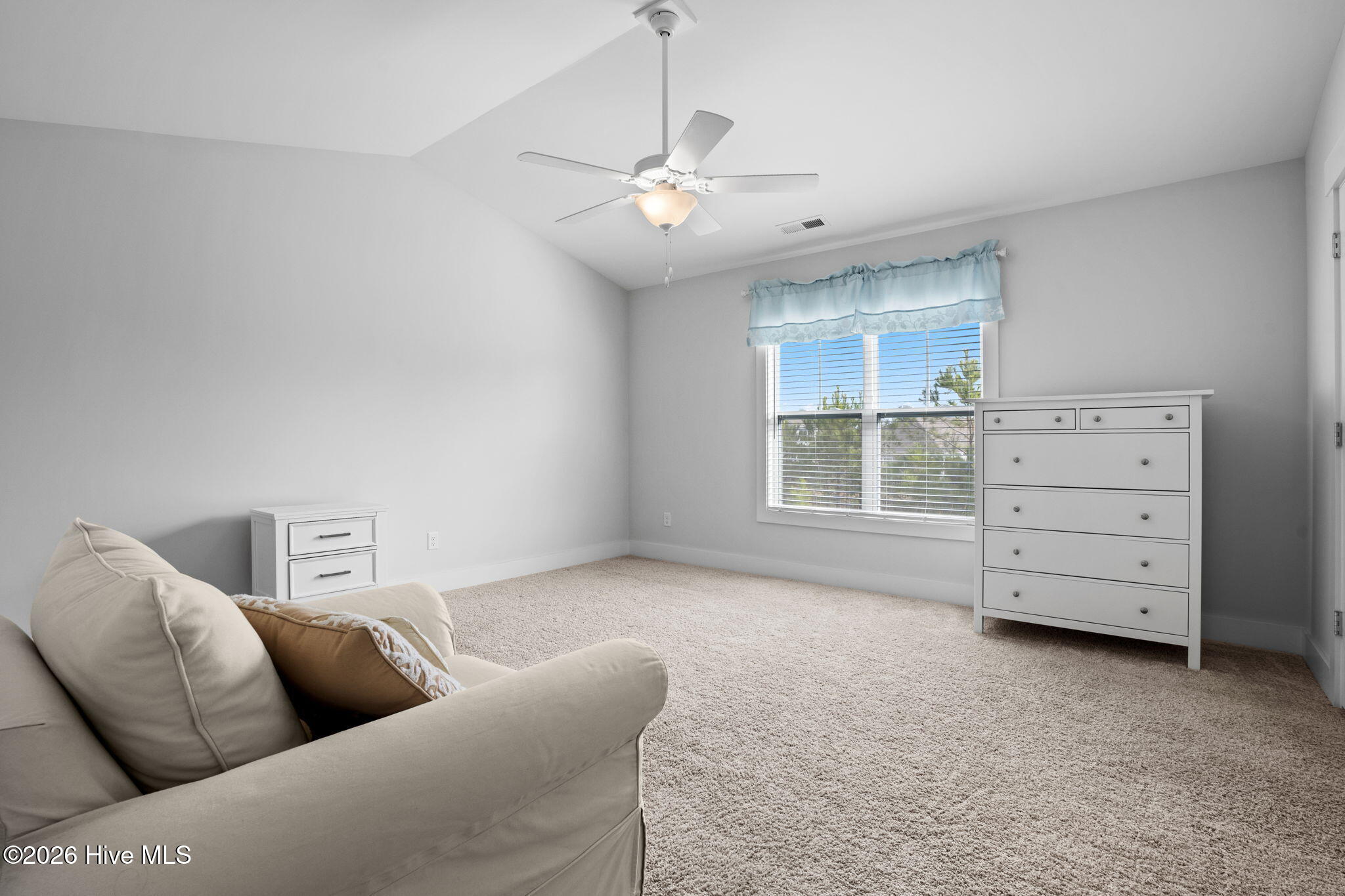 100549821 | Photo 21