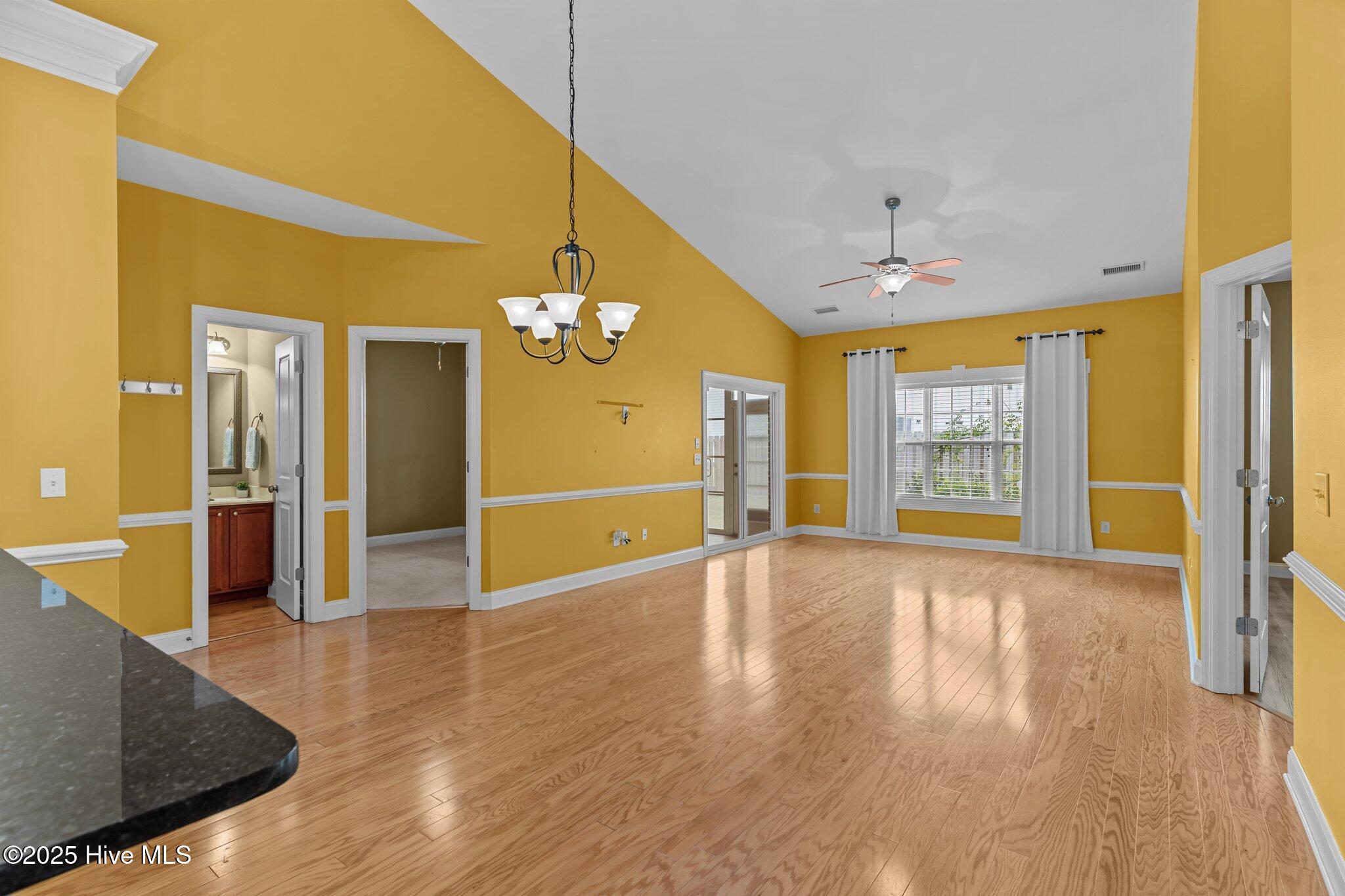 100513214 | Photo 12