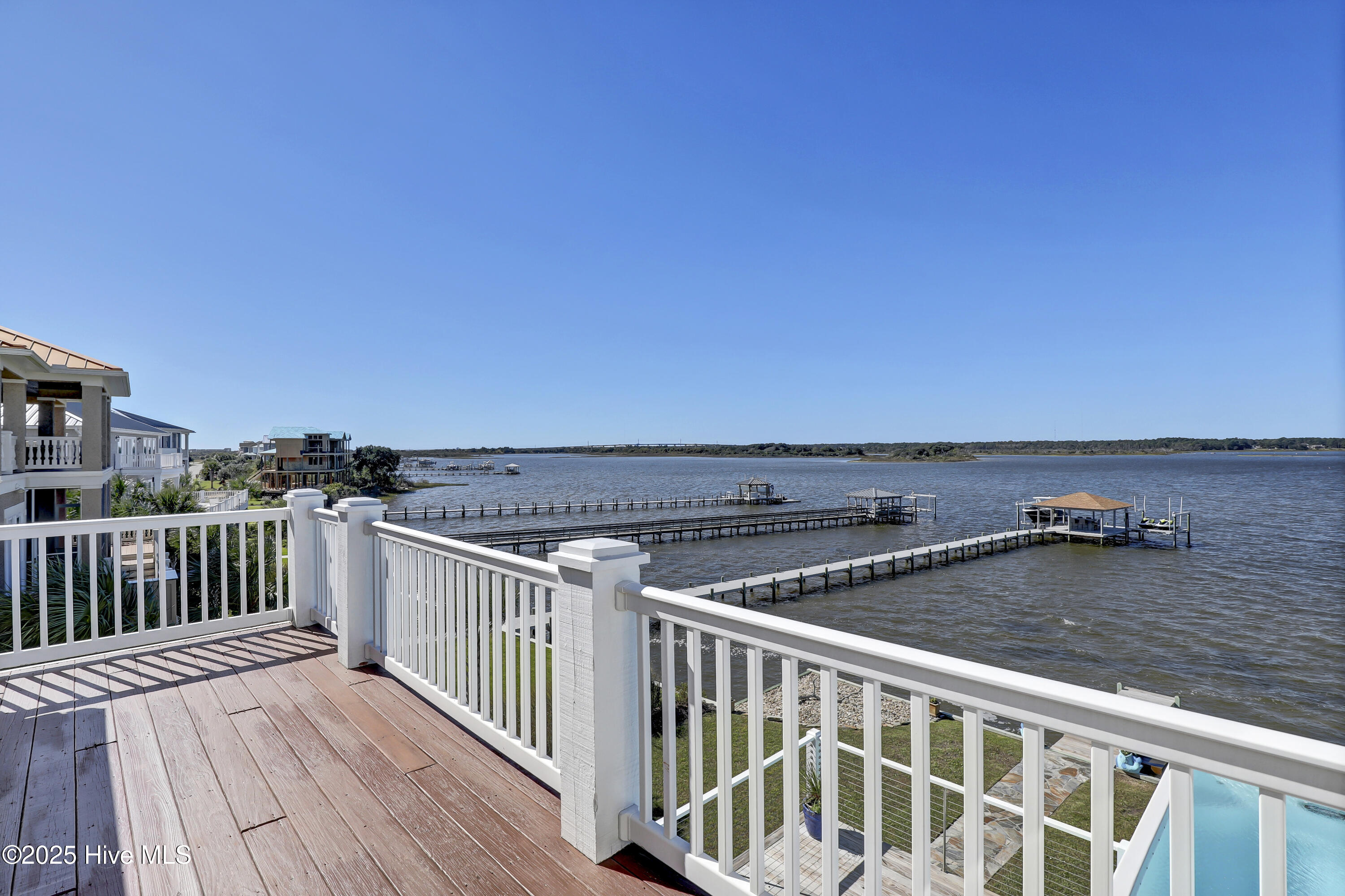 100537166 | Photo 49