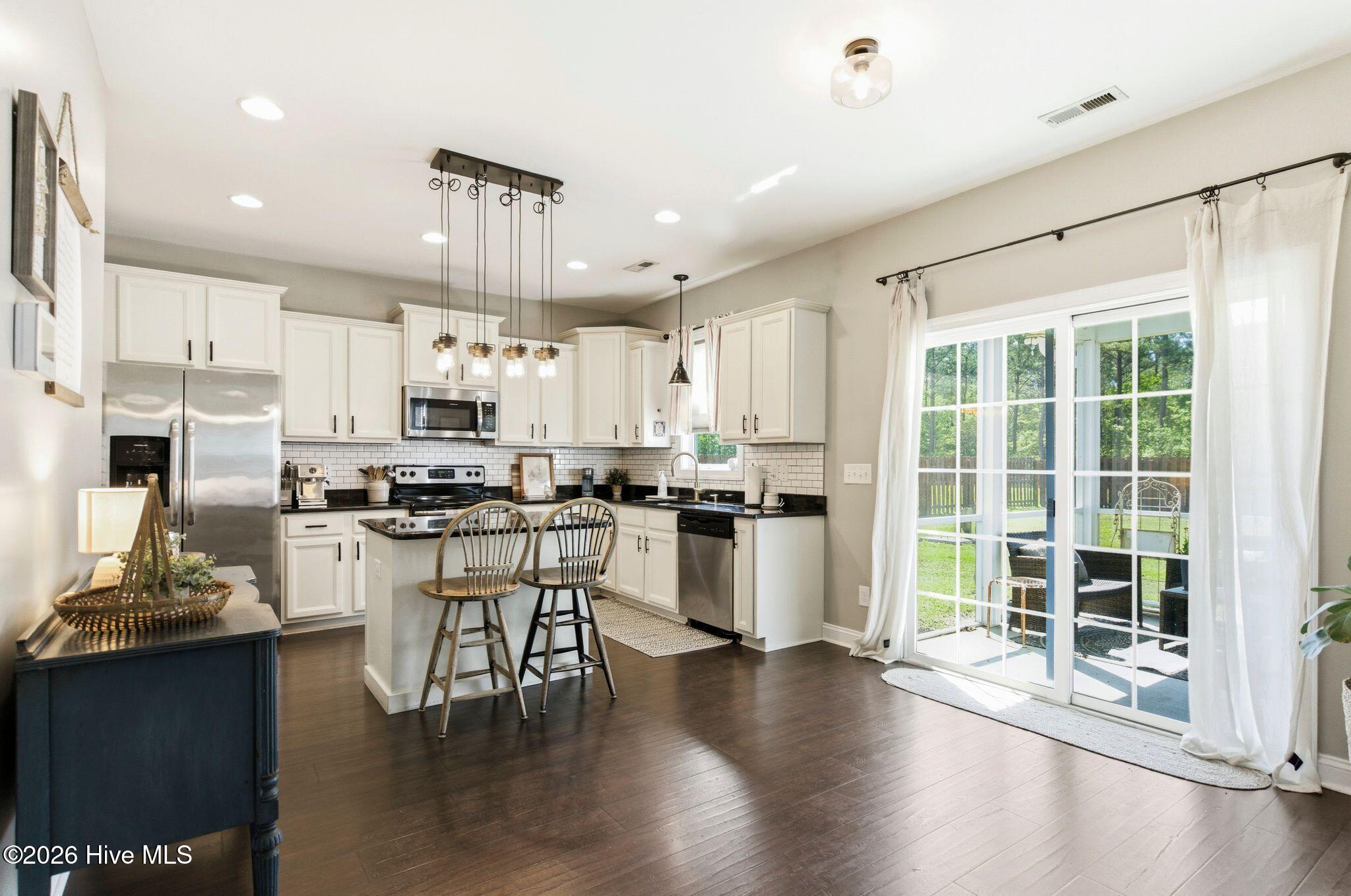 100568404 | Photo 23