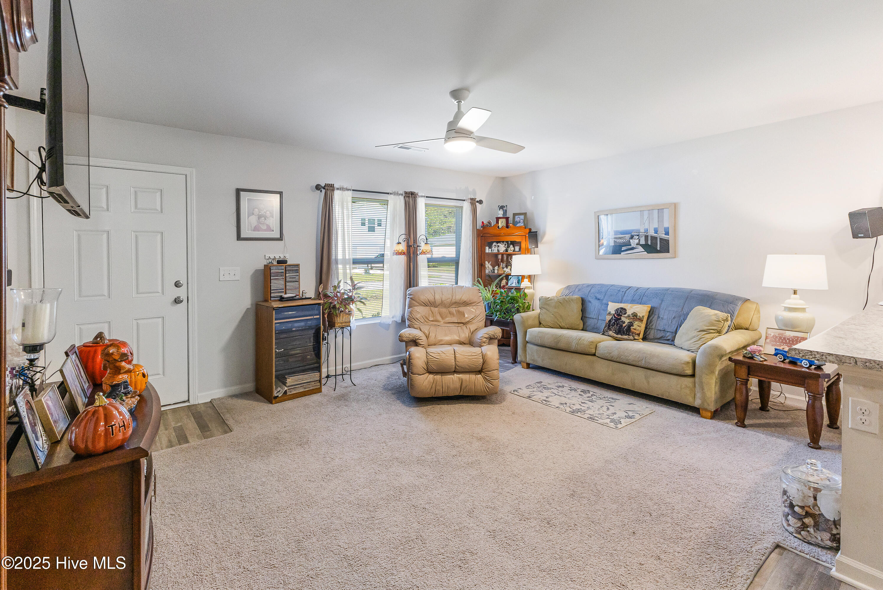 100537906 | Photo 11