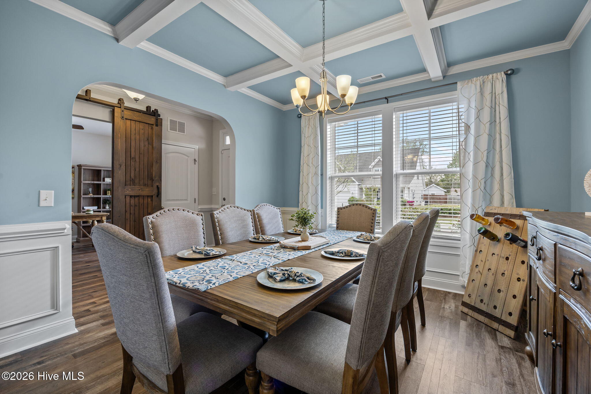 100565908 | Photo 12