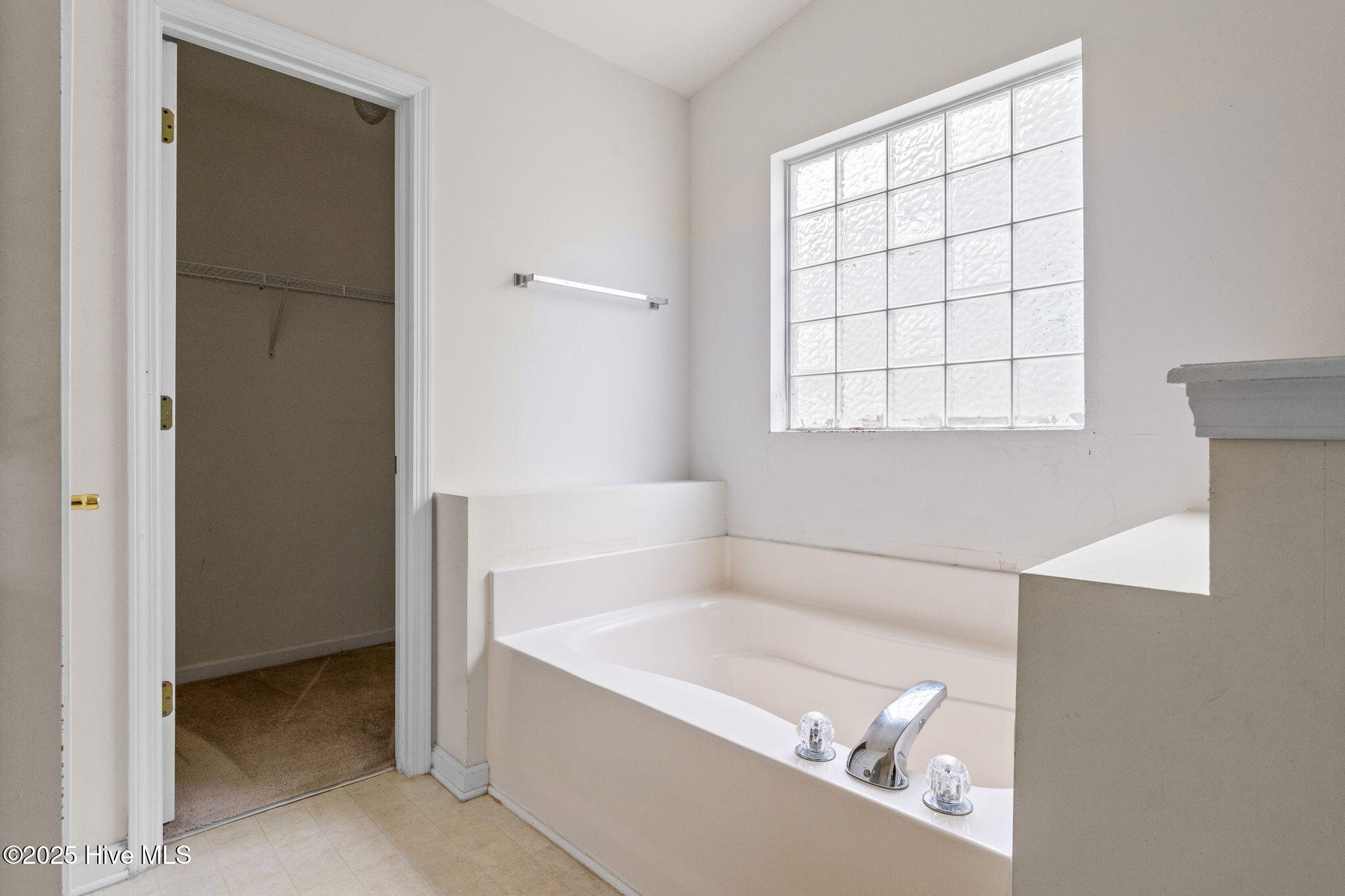 100536152 | Photo 32