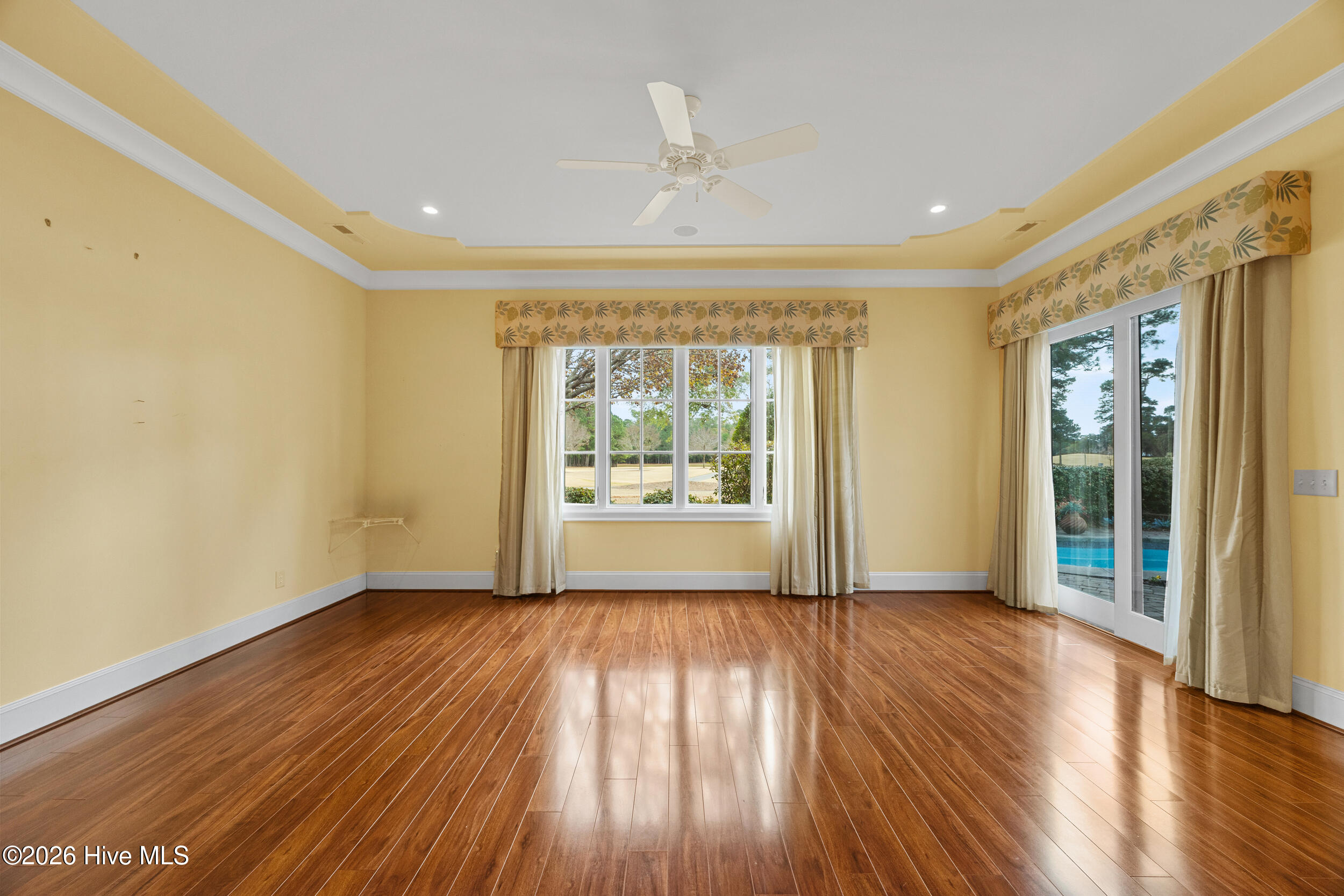 100547162 | Photo 26