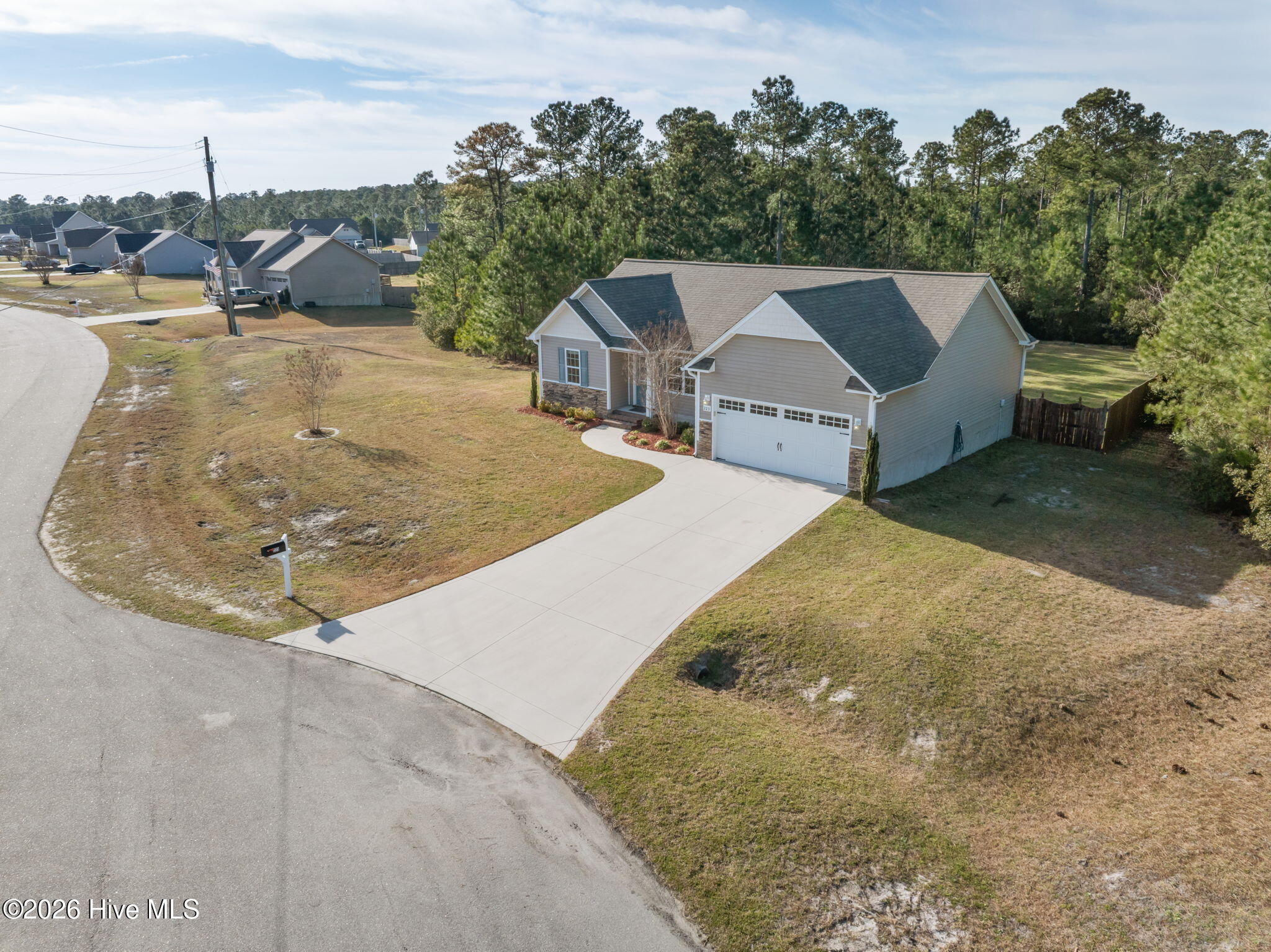 100562180 | Photo 36