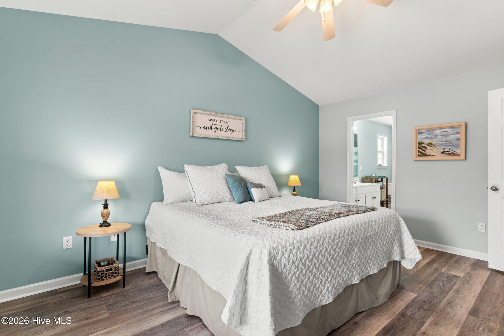 100560273 | Photo 25