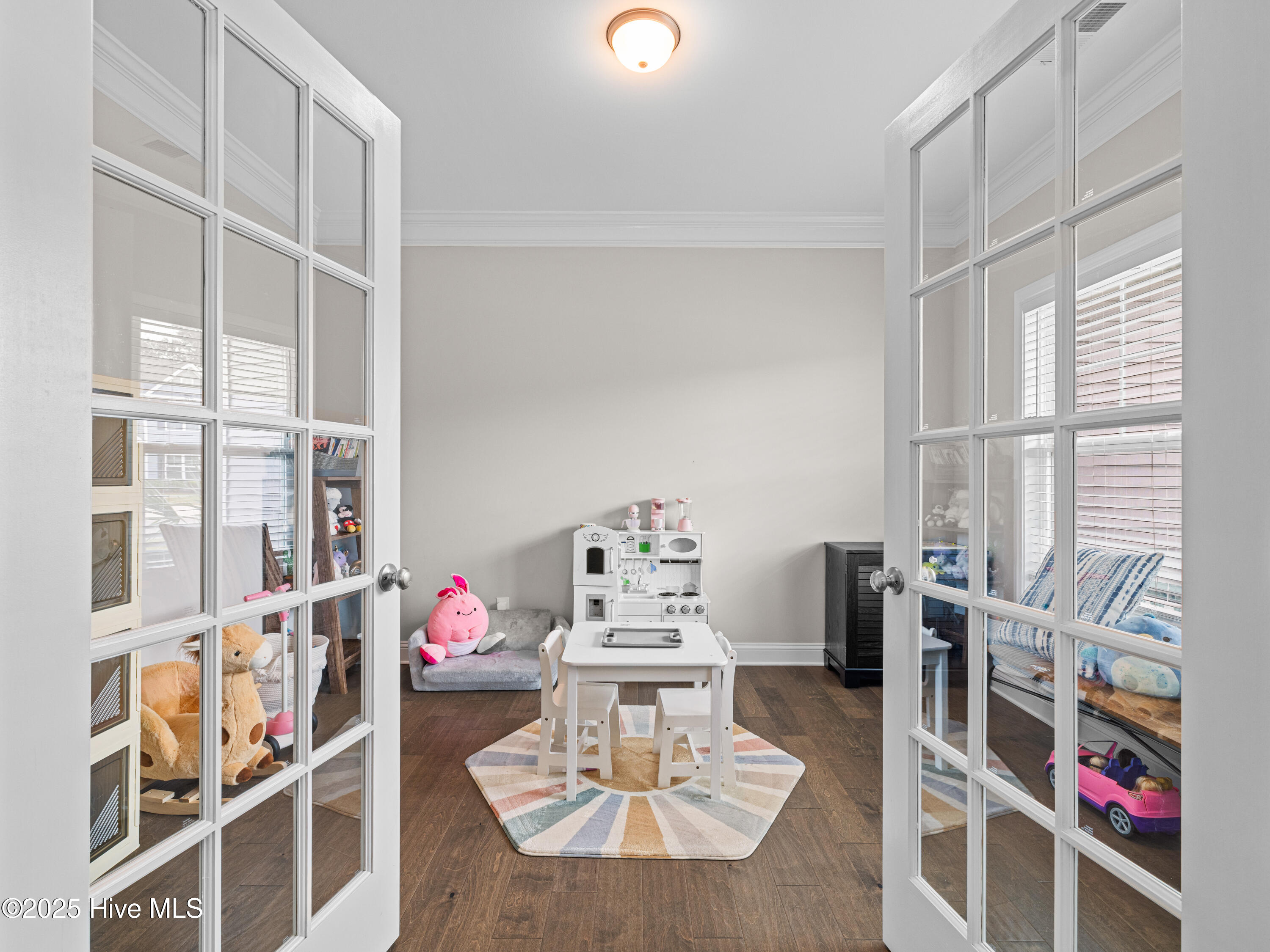 100535765 | Photo 14