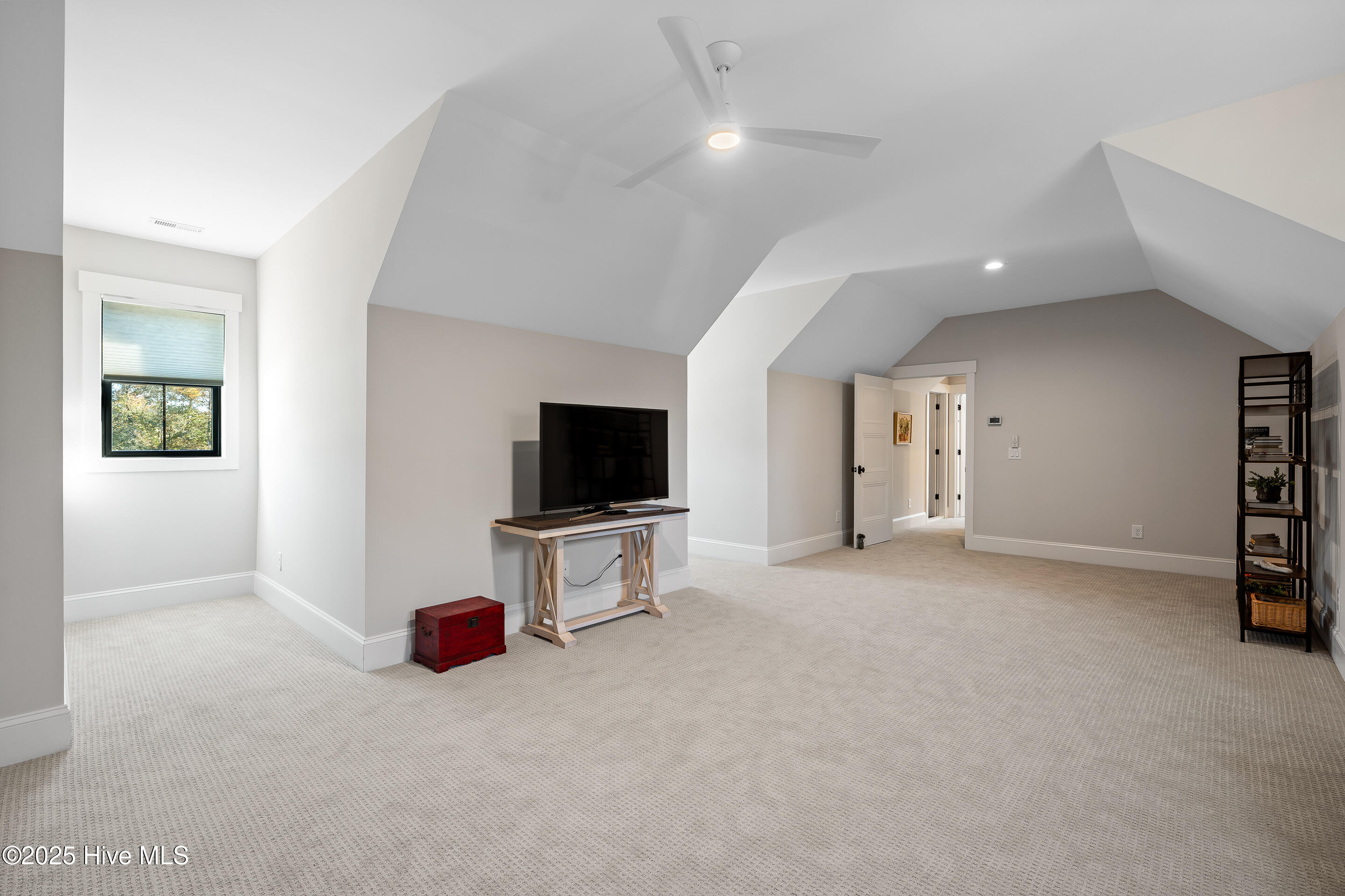 100539739 | Photo 42