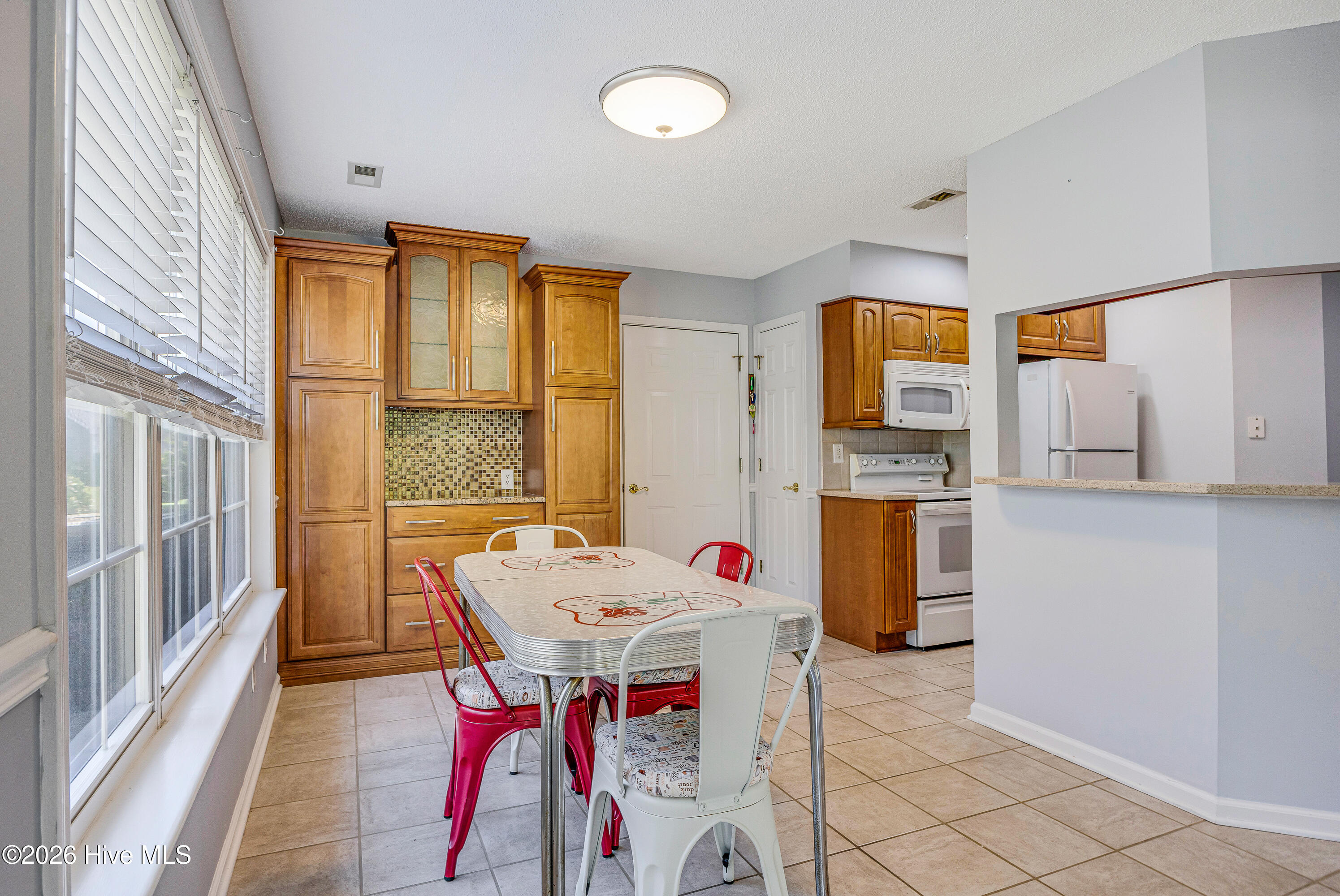 100568217 | Photo 21