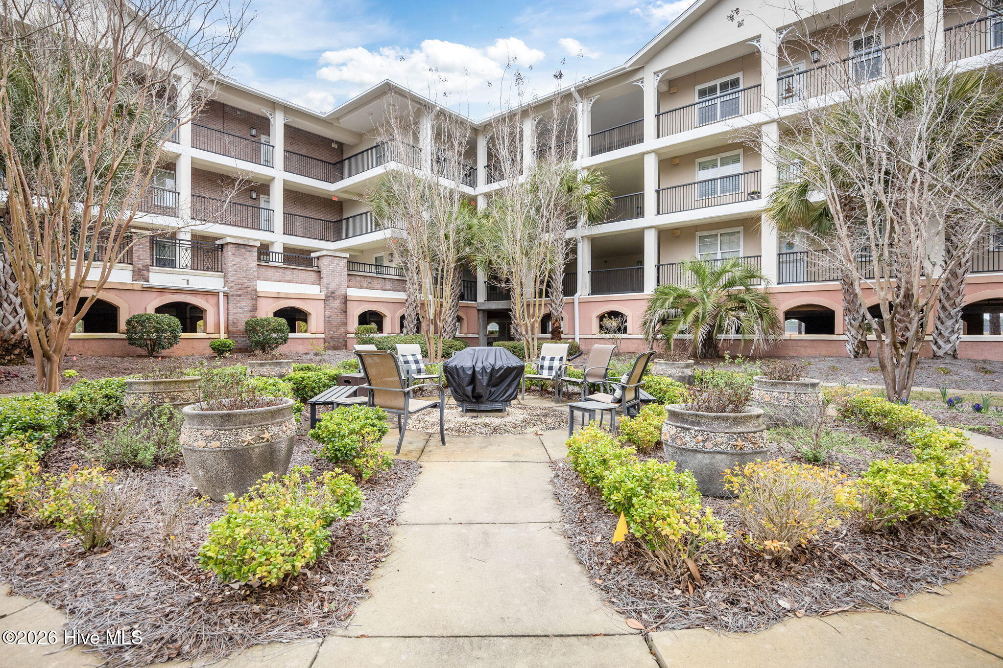 100558895 | Photo 53