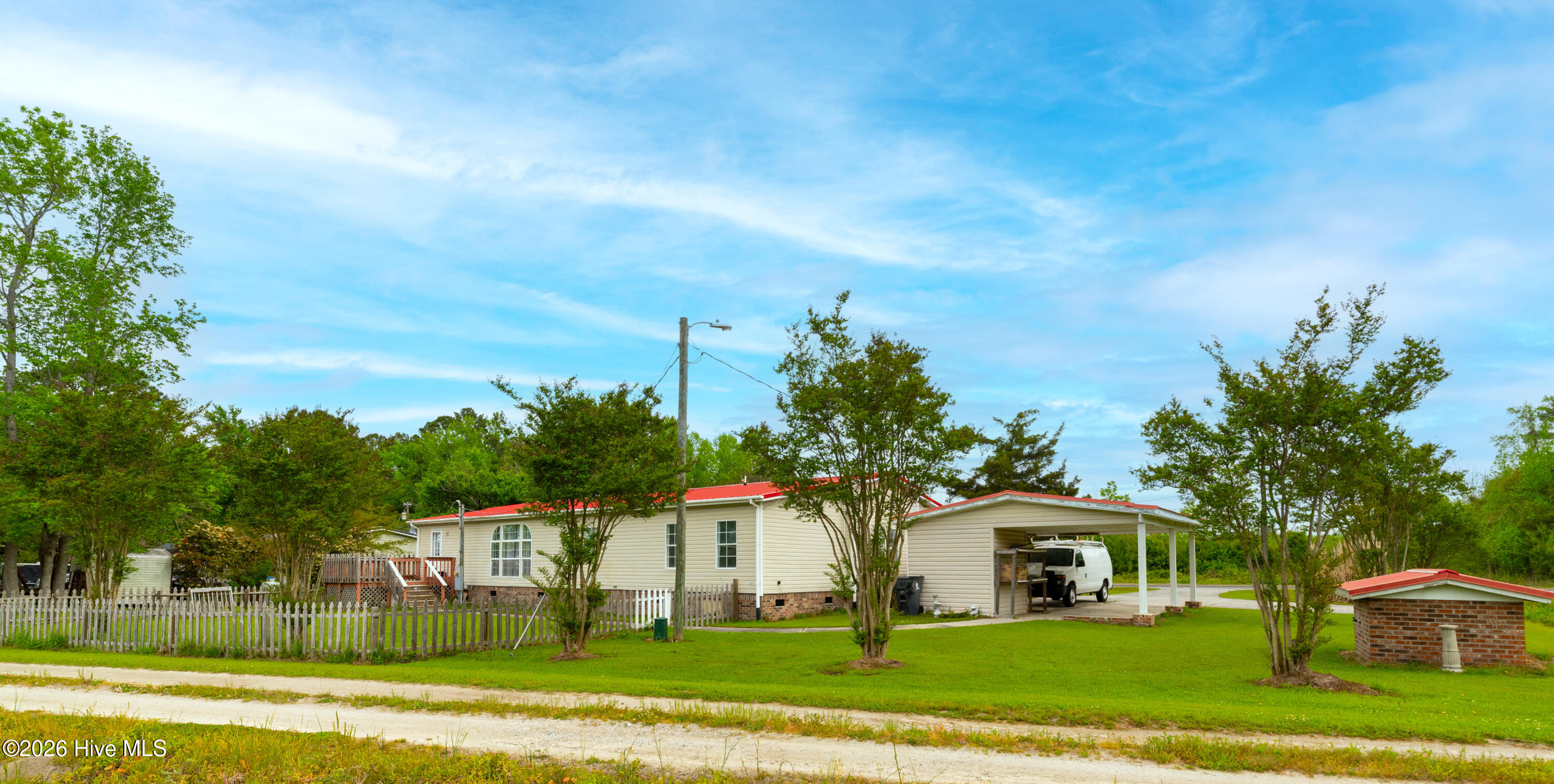 100566927 | Photo 36