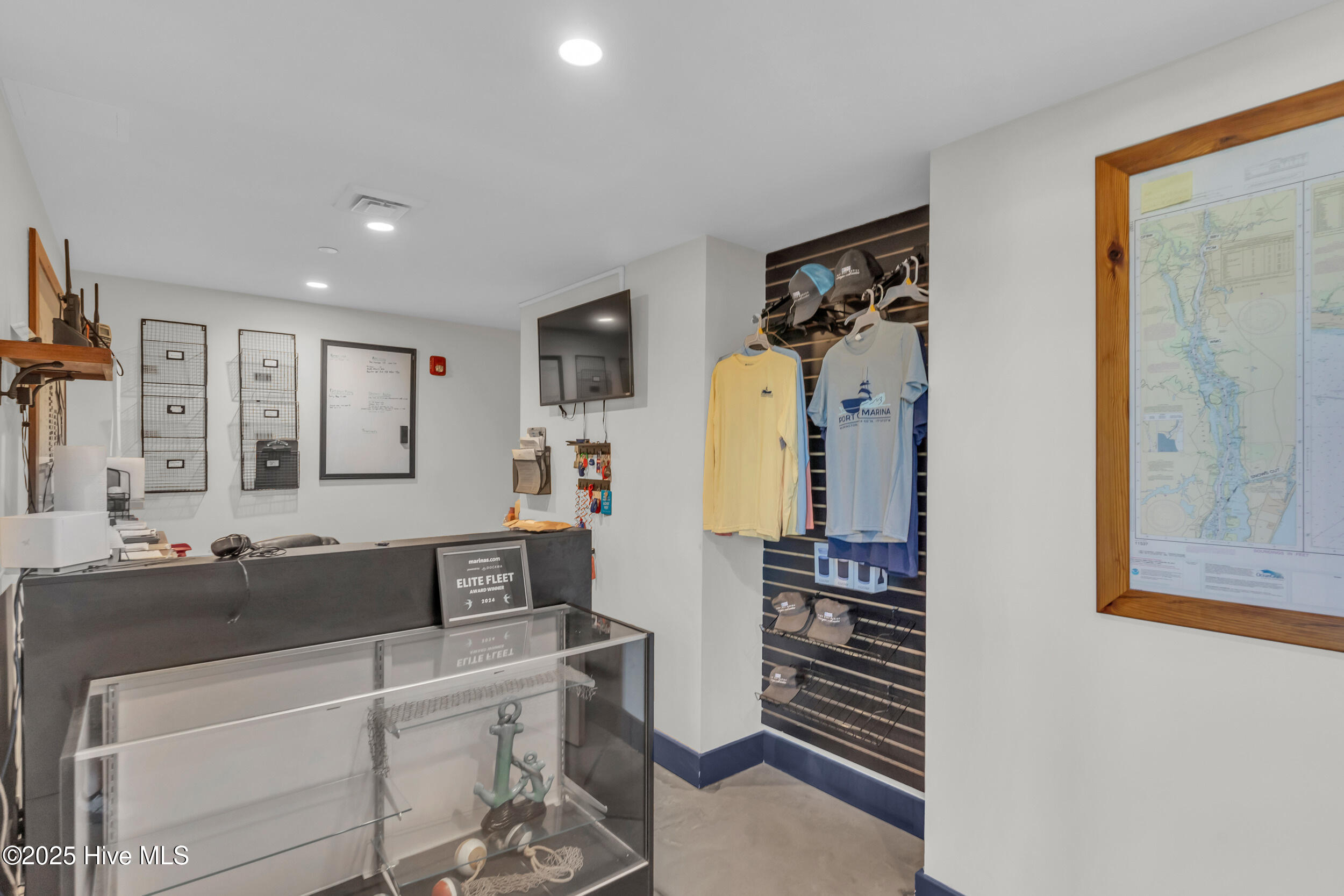 100529429 | Photo 17