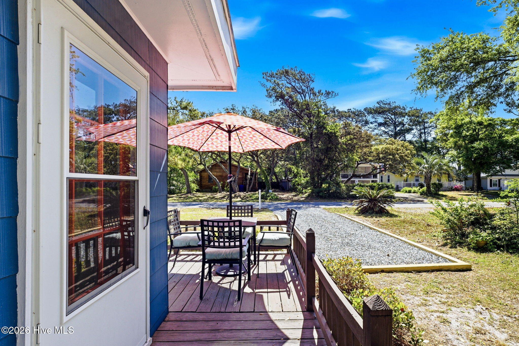 100569703 | Photo 21