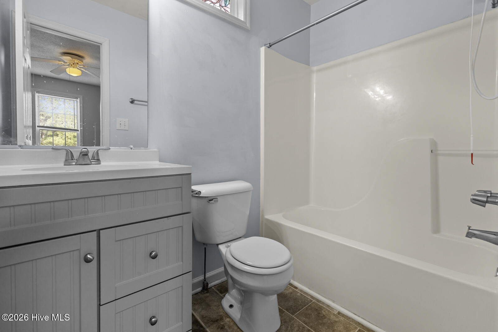 100556927 | Photo 14