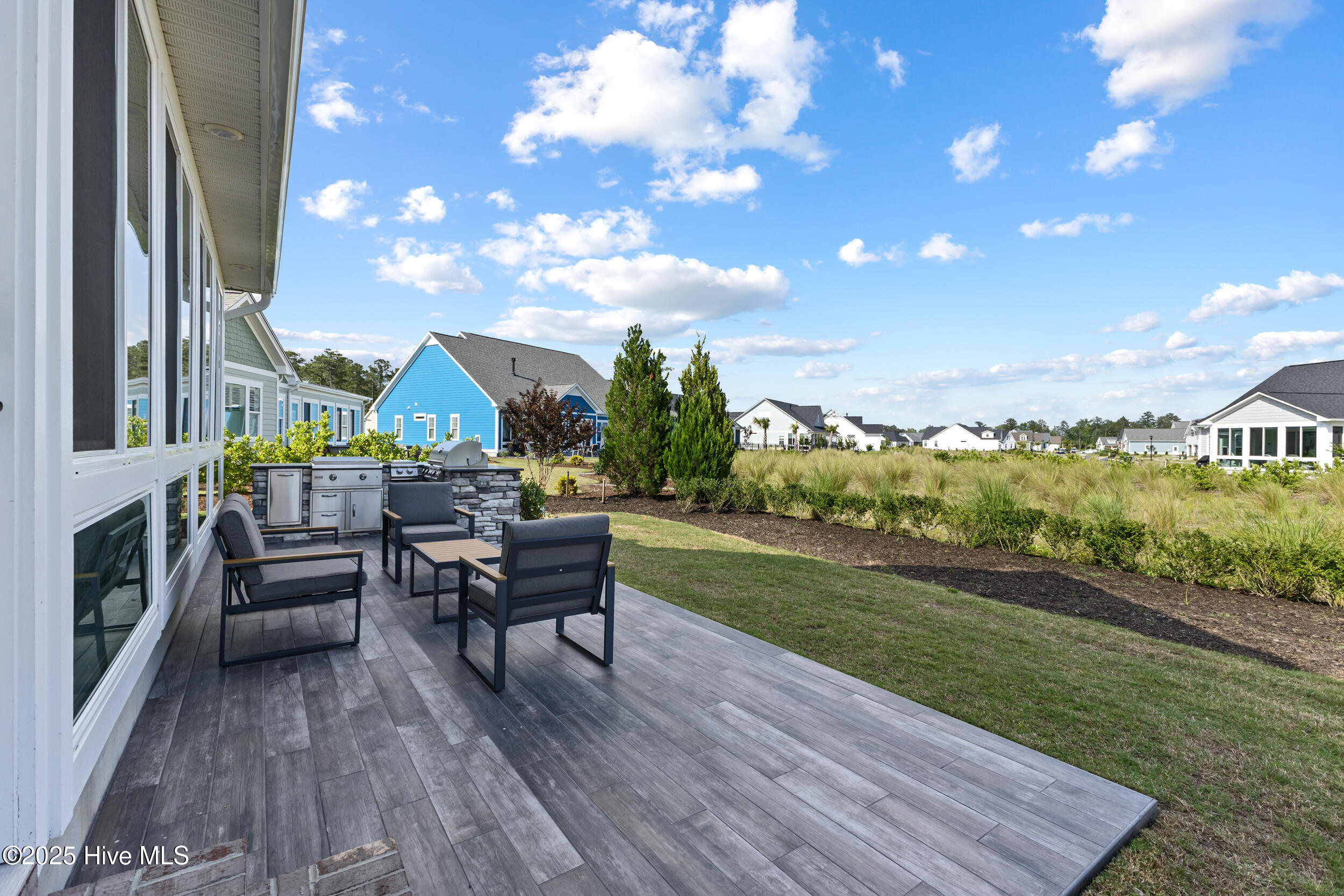 100550581 | Photo 15