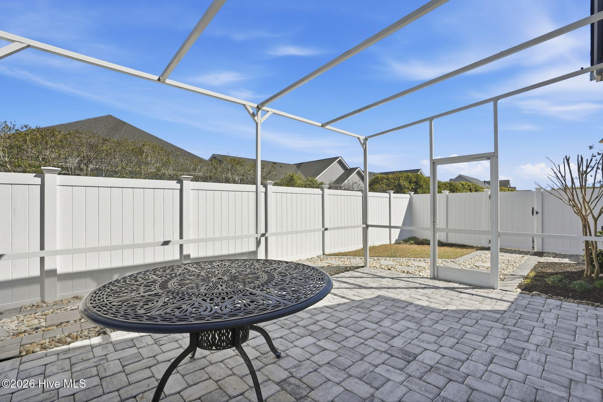 100559439 | Photo 72