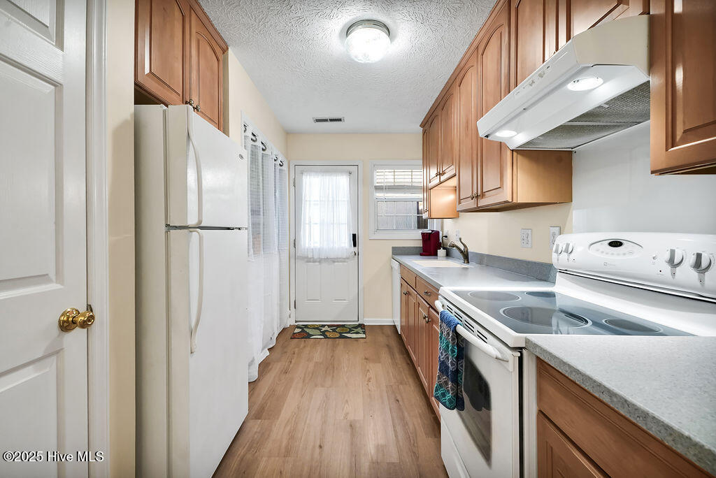 100541367 | Photo 13