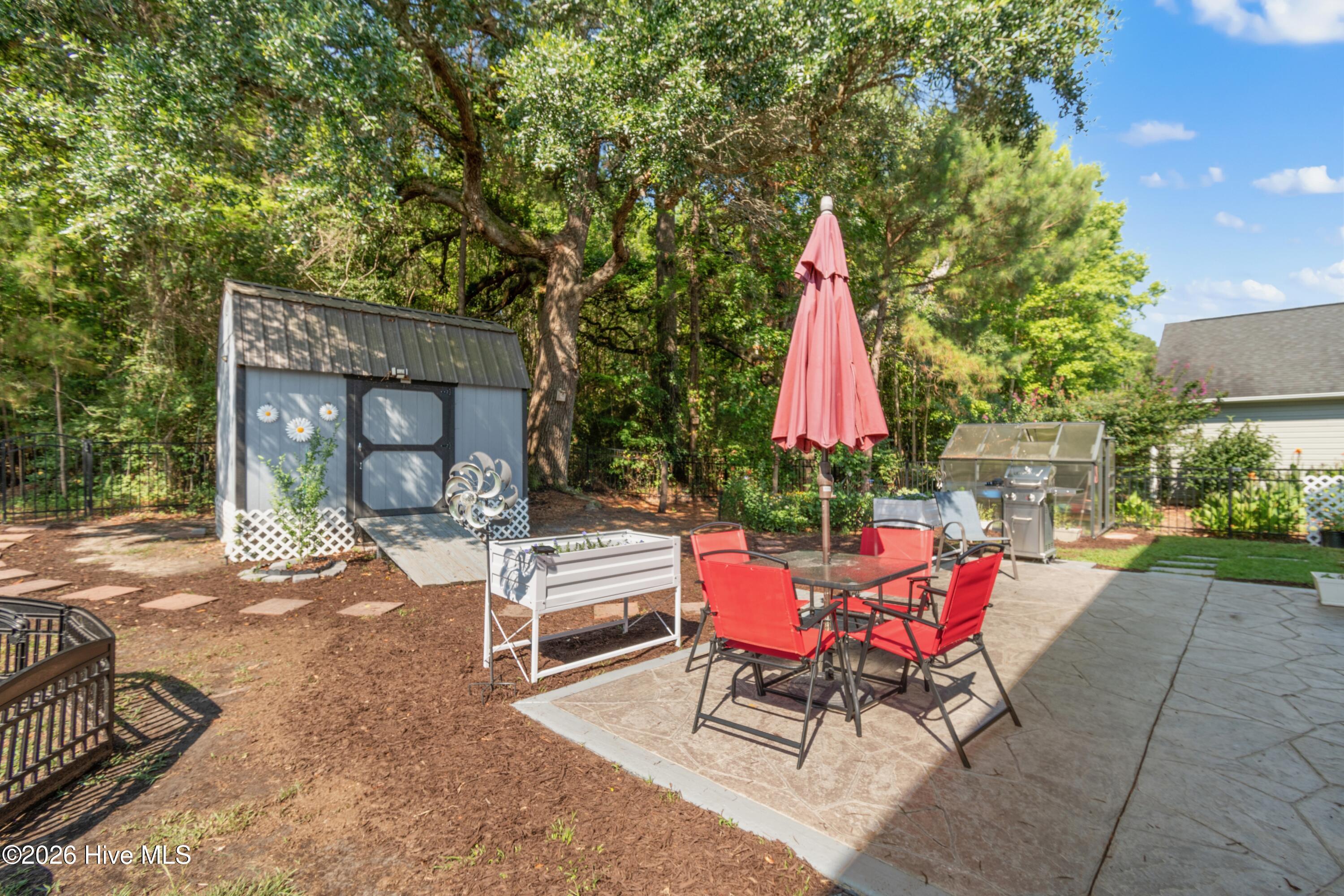 100585068 | Photo 8