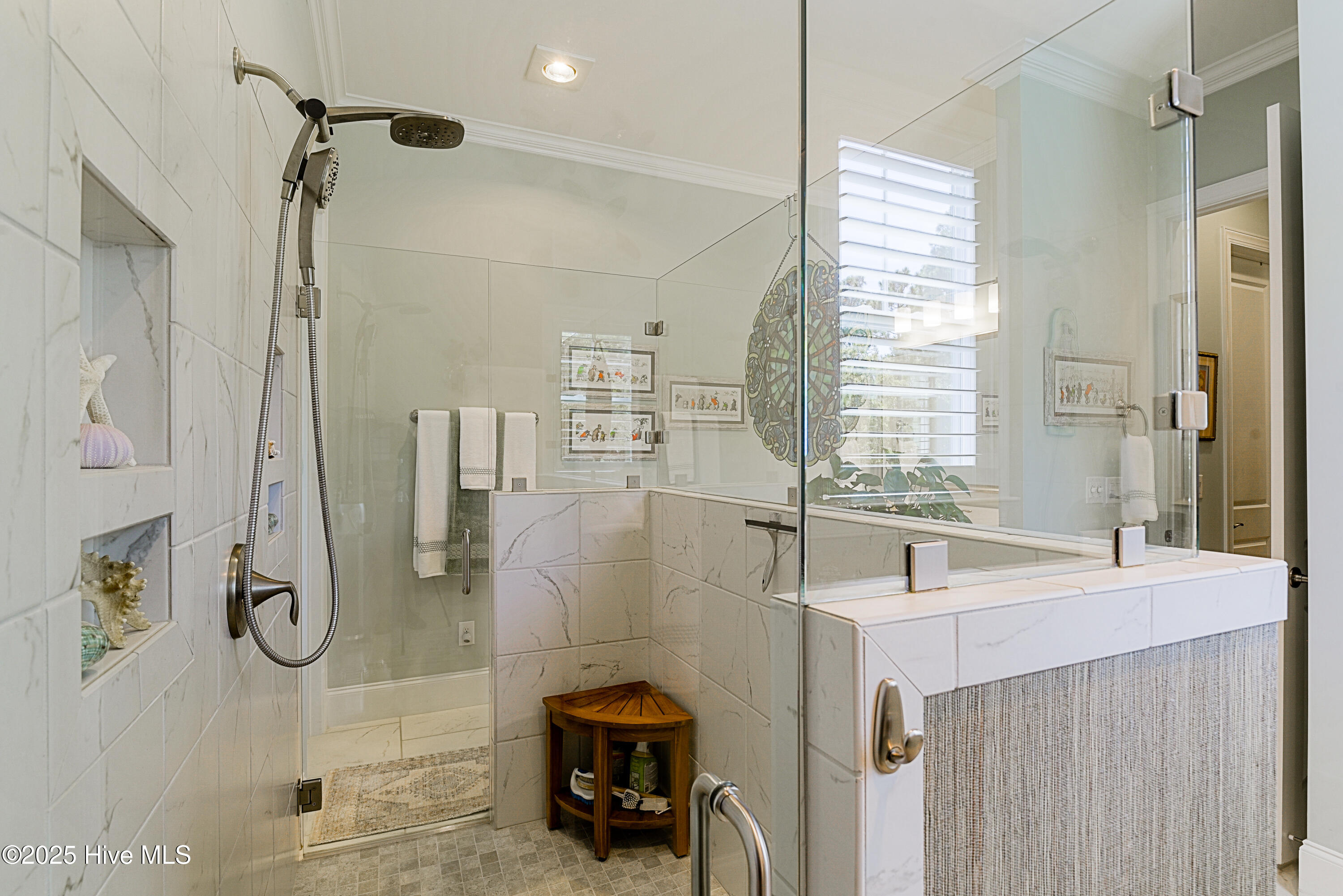 100530008 | Photo 45