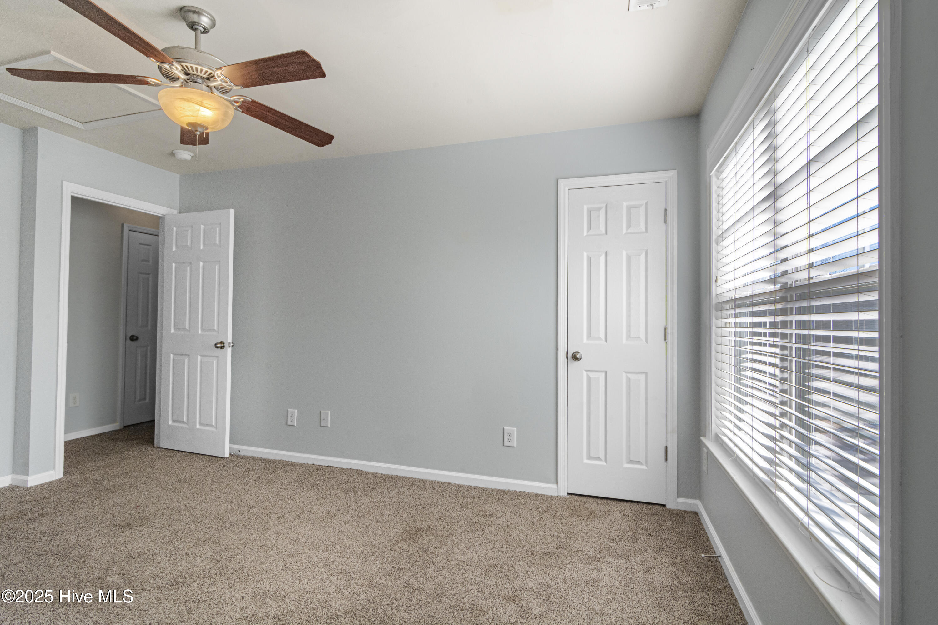 100540600 | Photo 12