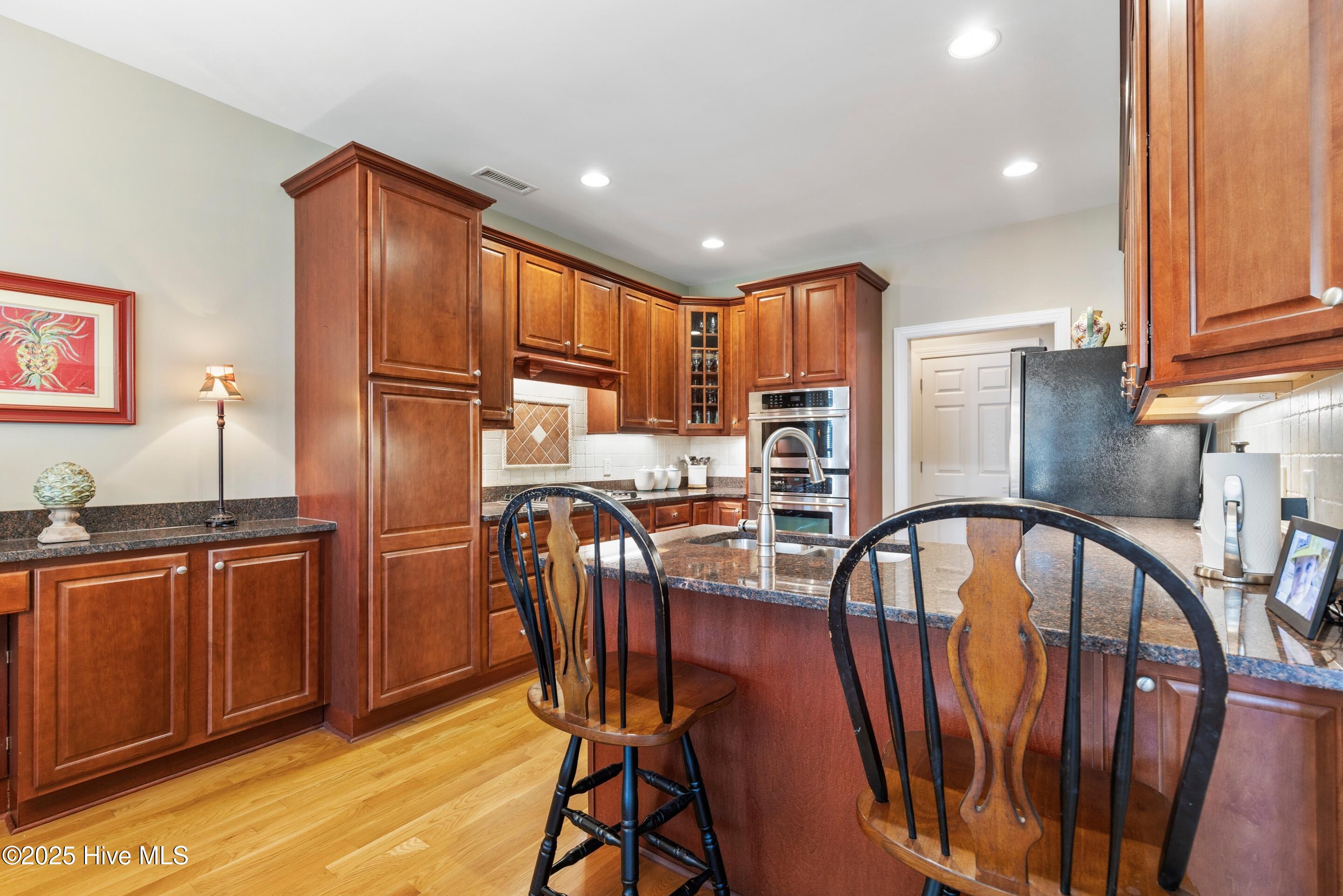 100538376 | Photo 19