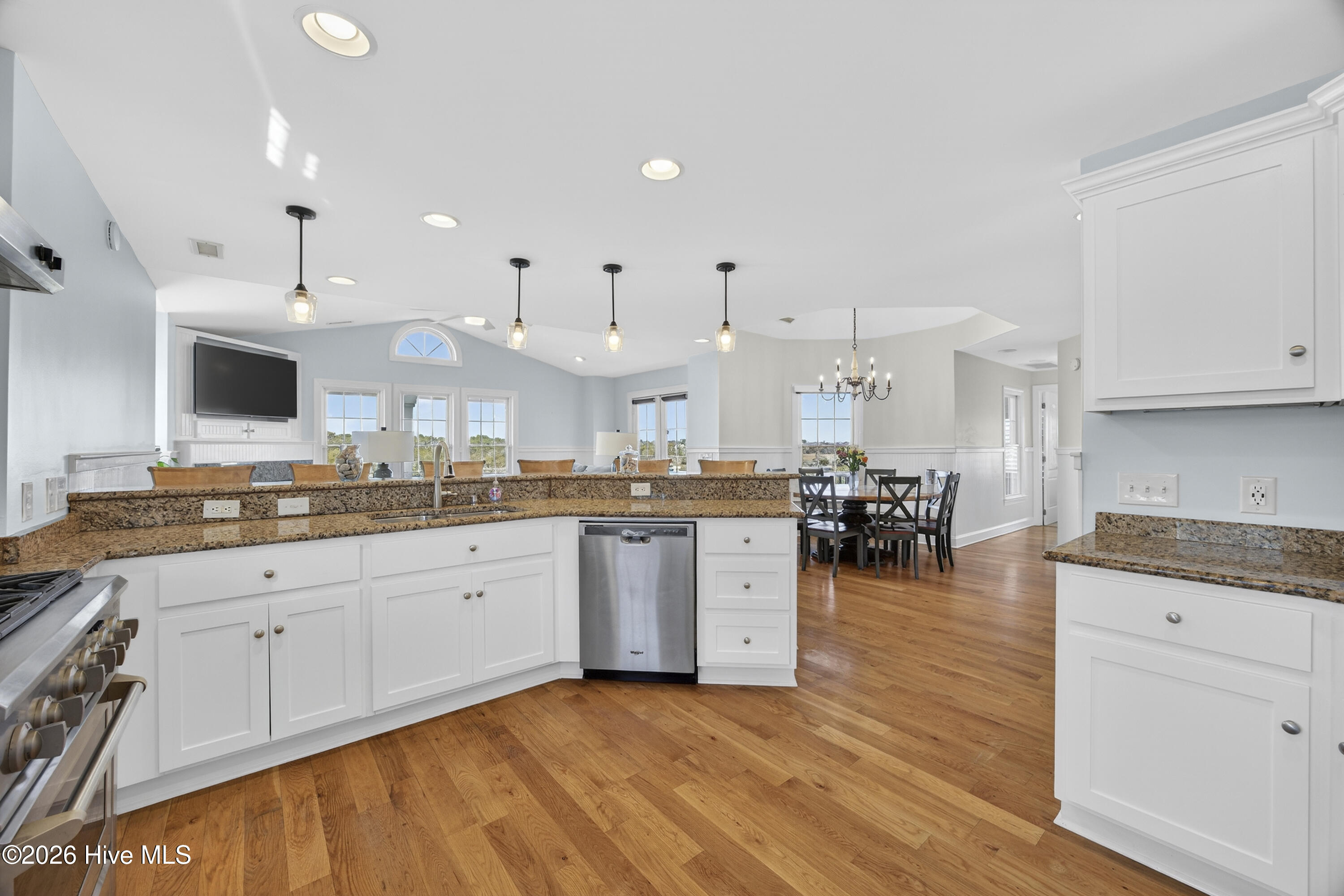 100554981 | Photo 73