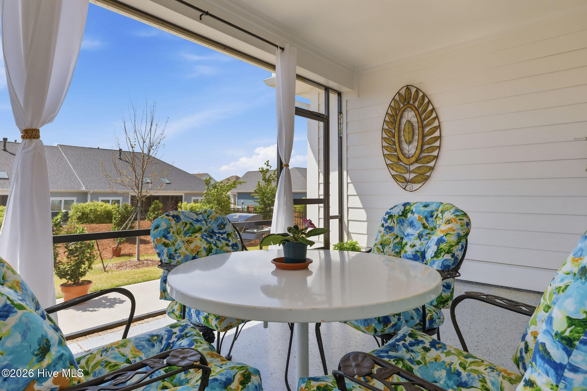 100568538 | Photo 24