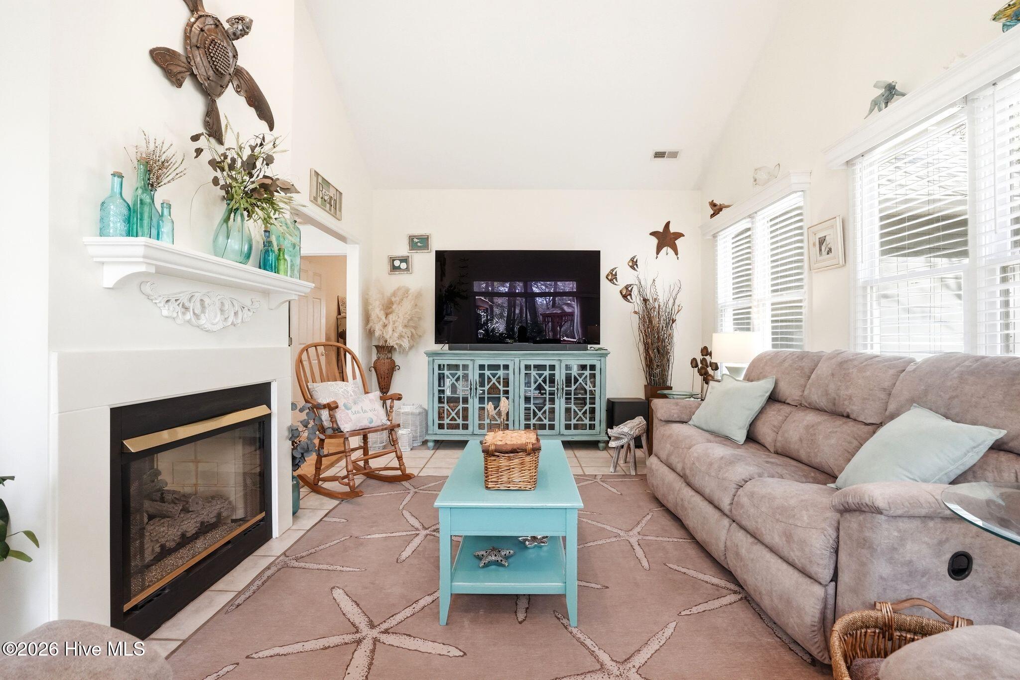 100562412 | Photo 22