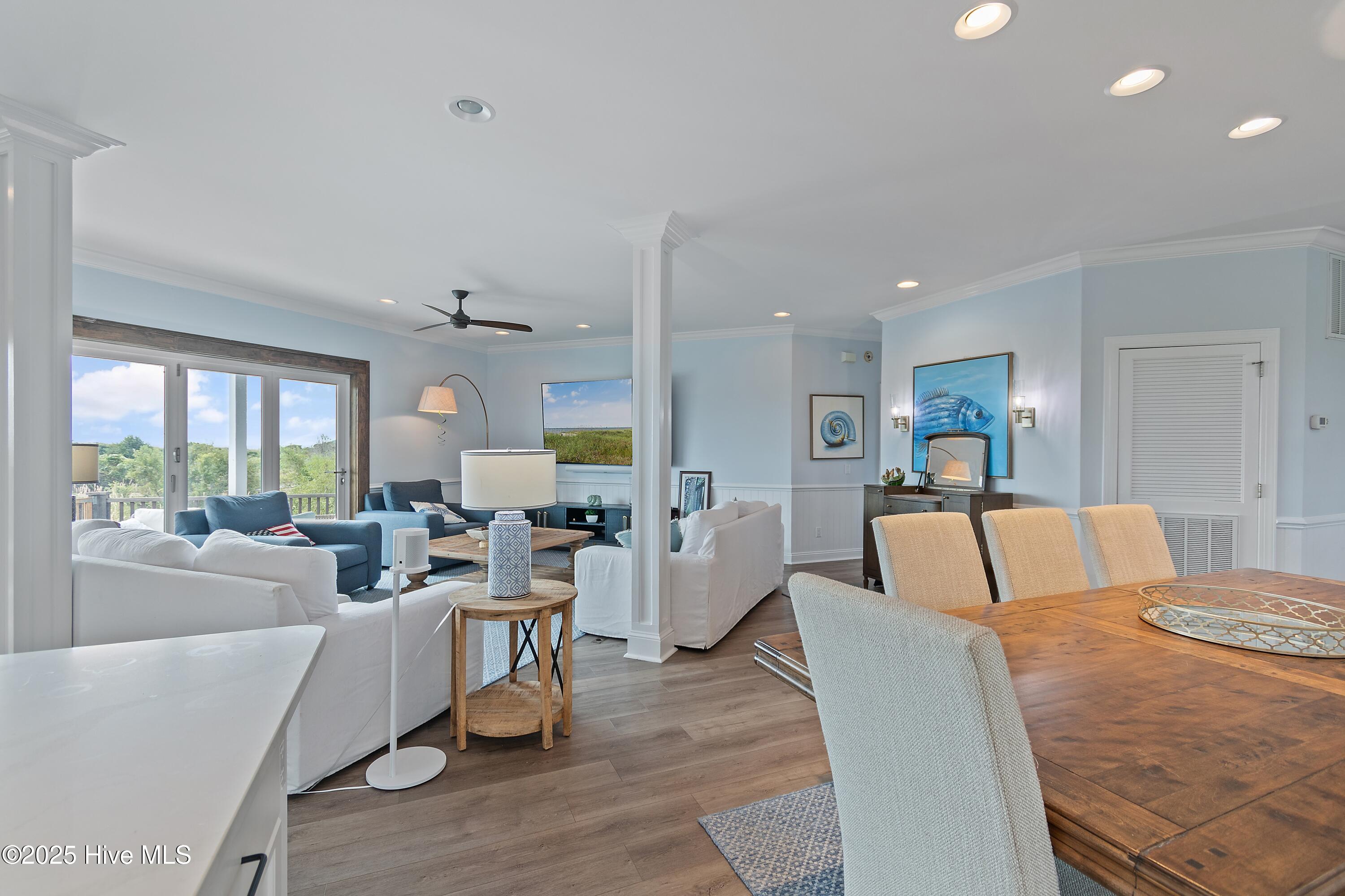 100536702 | Photo 64