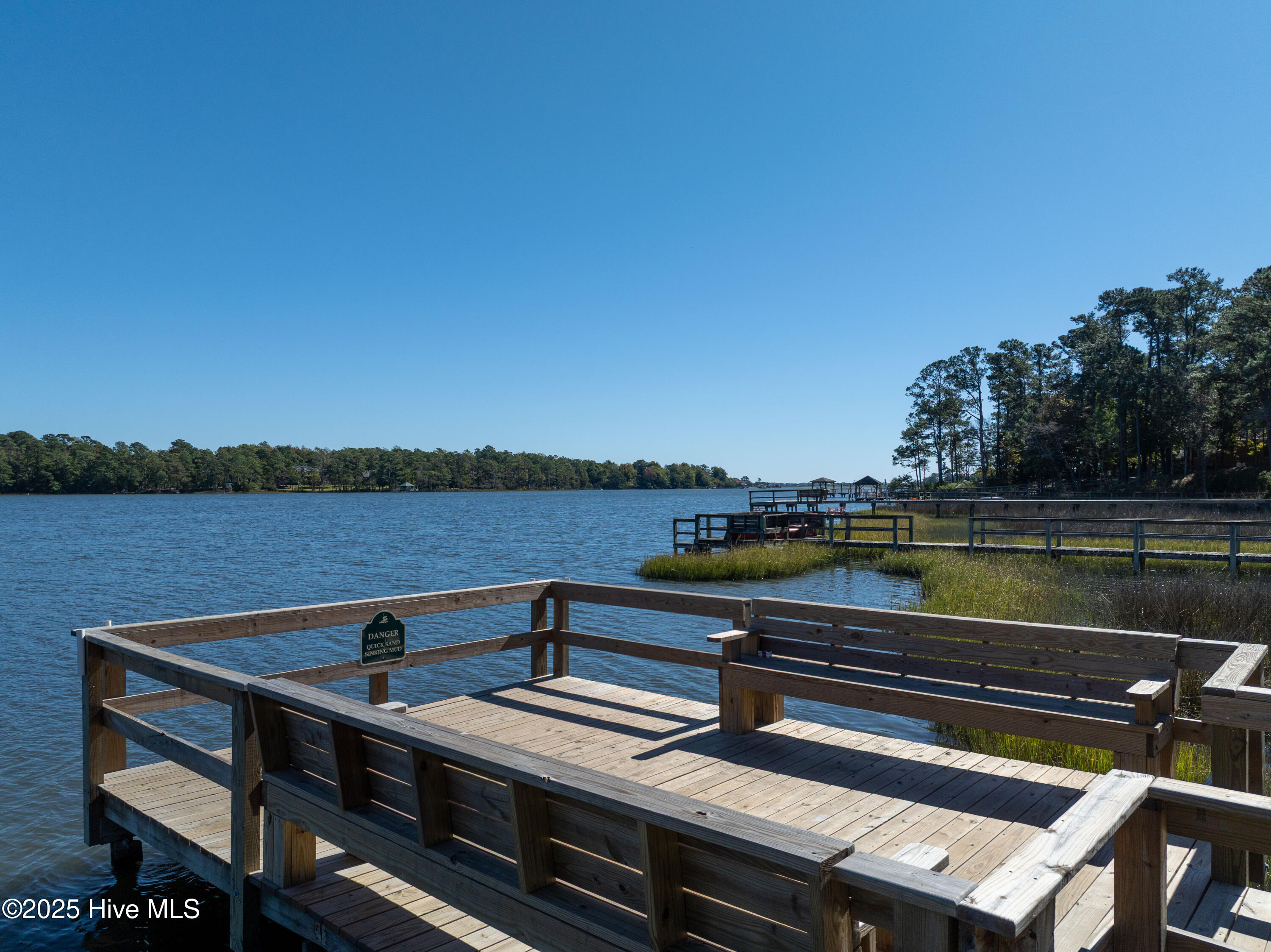 100537657 | Photo 51