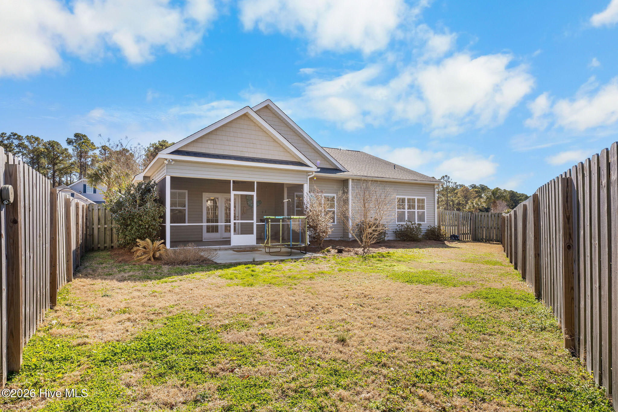 100554608 | Photo 35