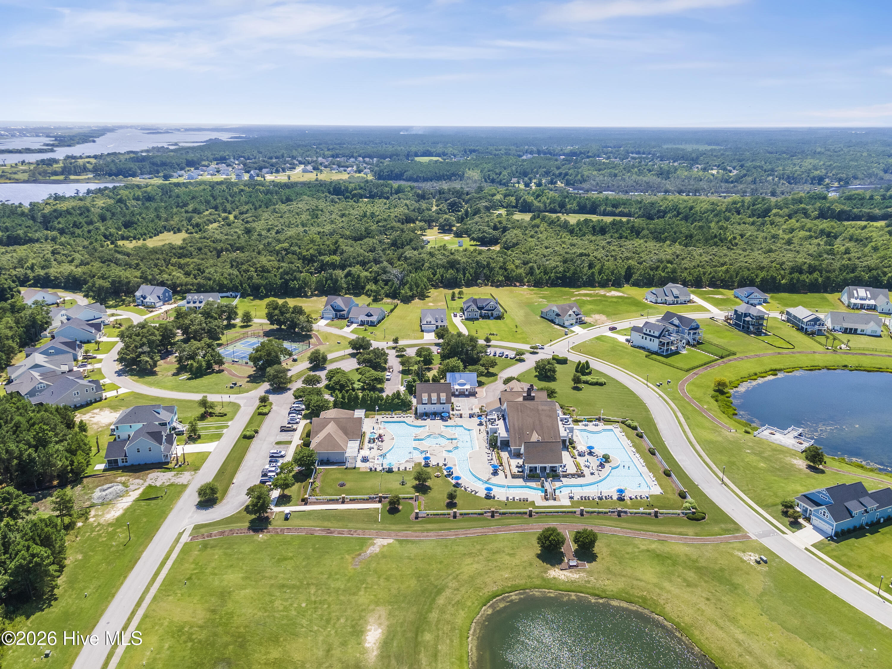 100568018 | Photo 79