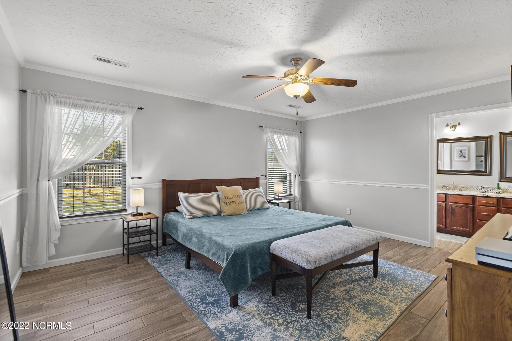 100545089 | Photo 15