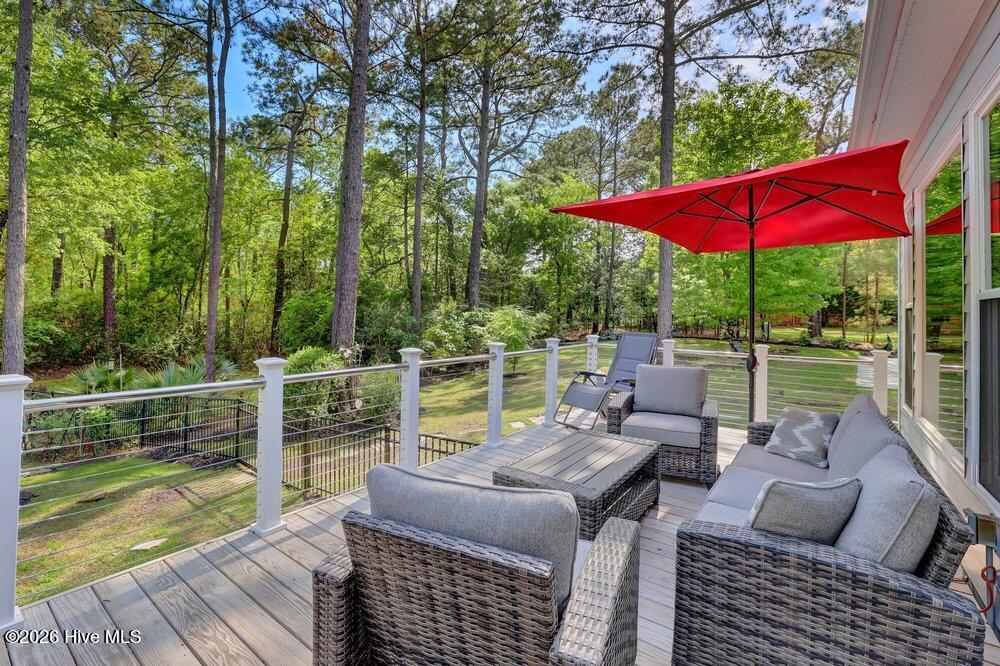 100568961 | Photo 48