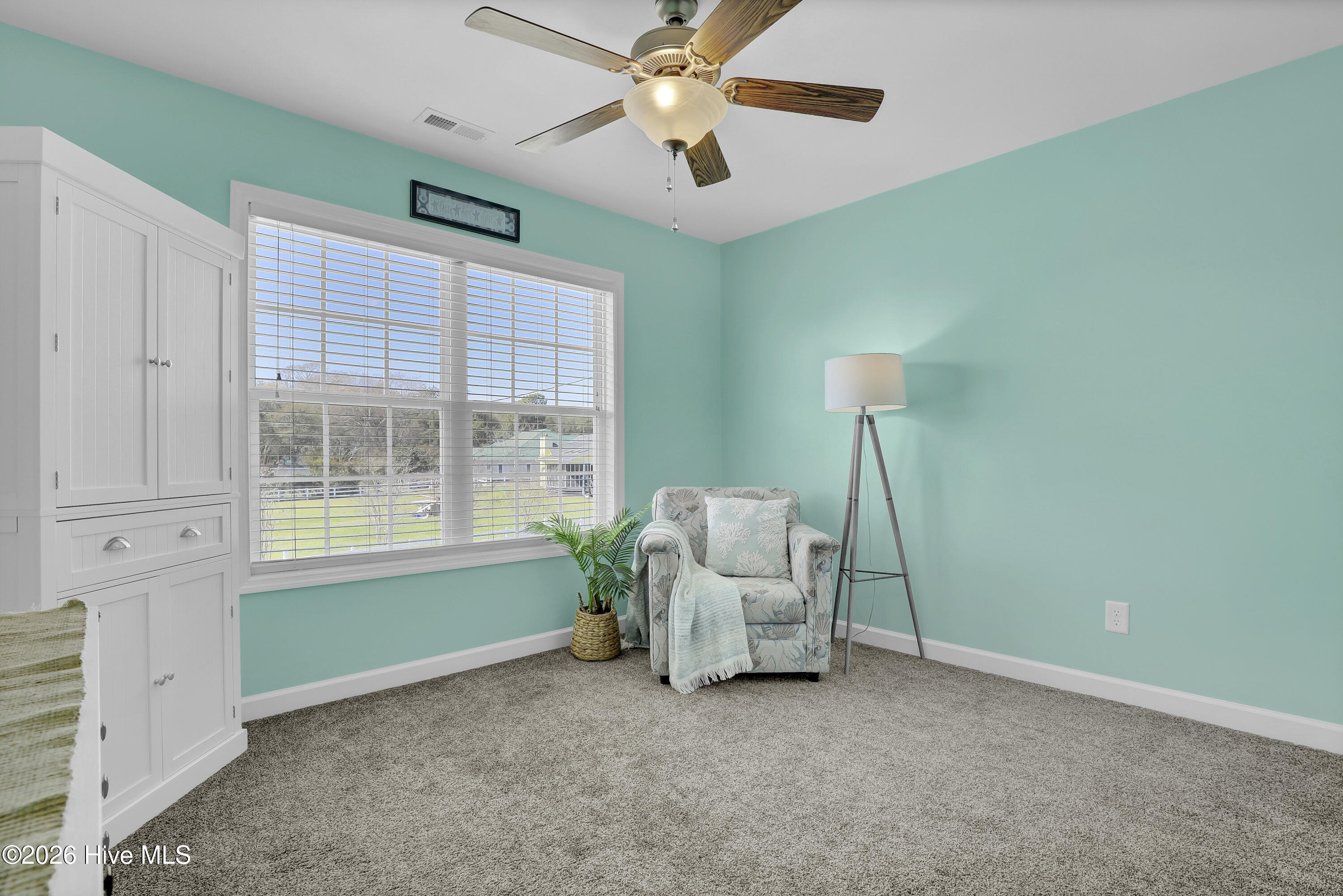 100561433 | Photo 16