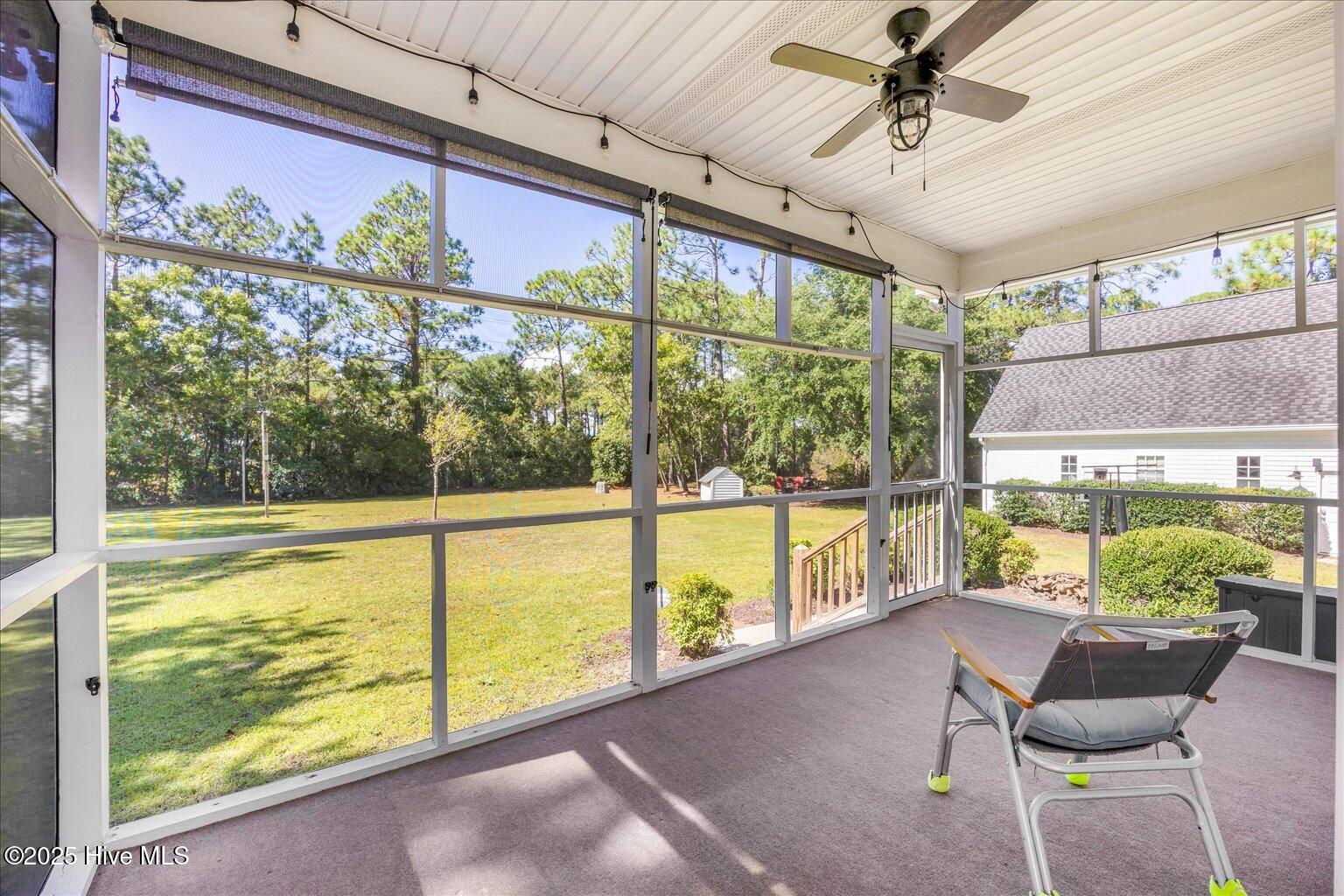 100535280 | Photo 44