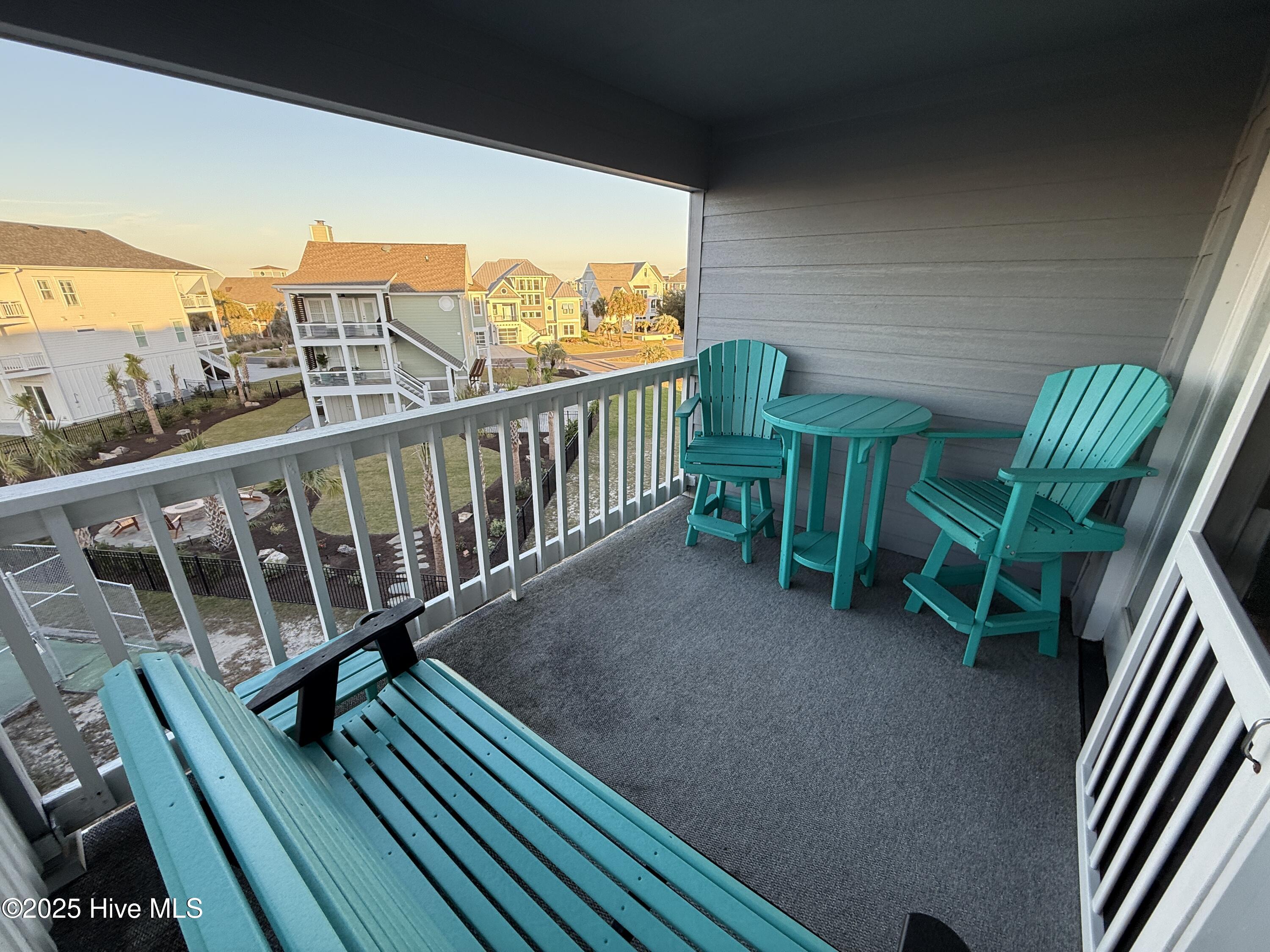 100542609 | Photo 23