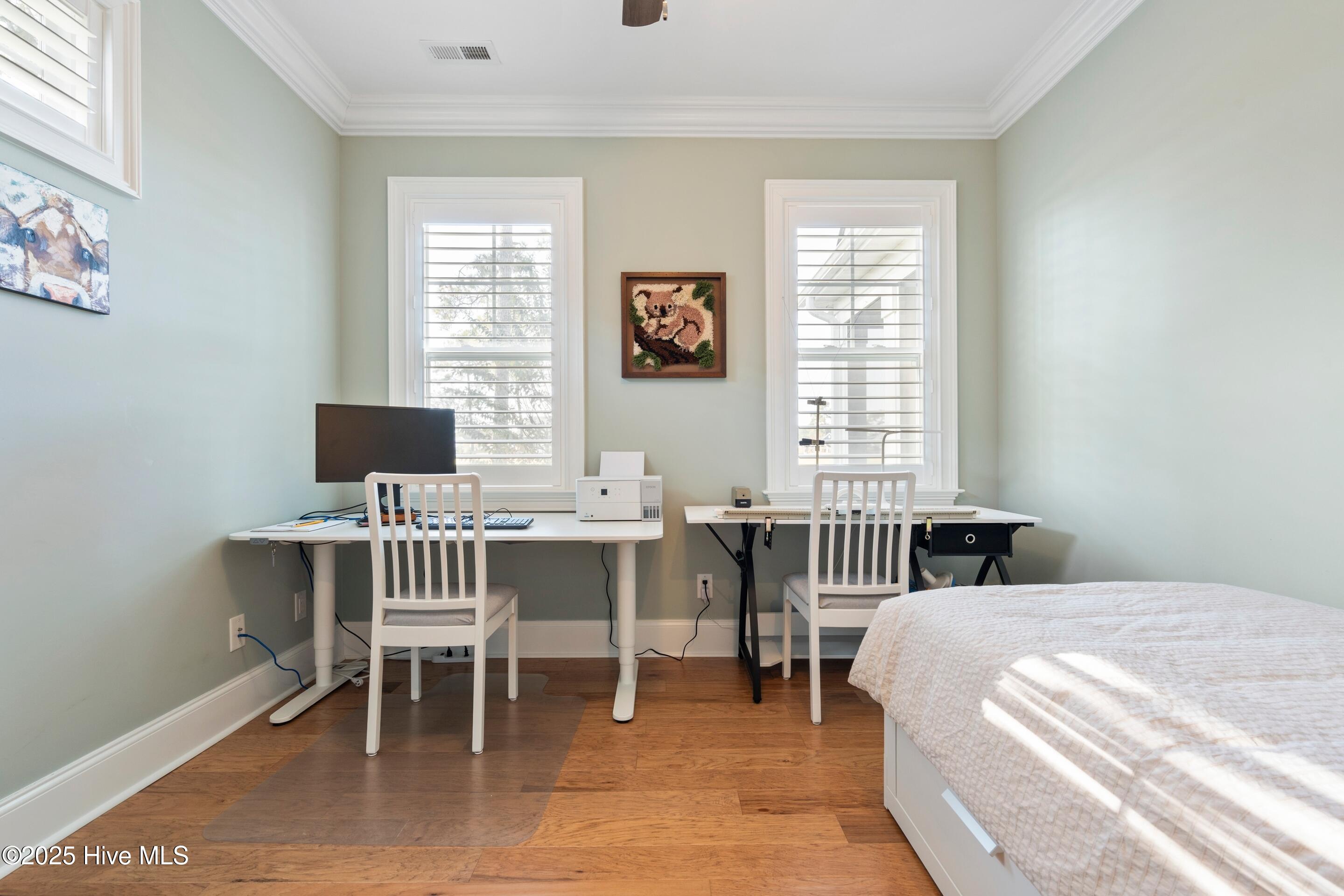 100541782 | Photo 38