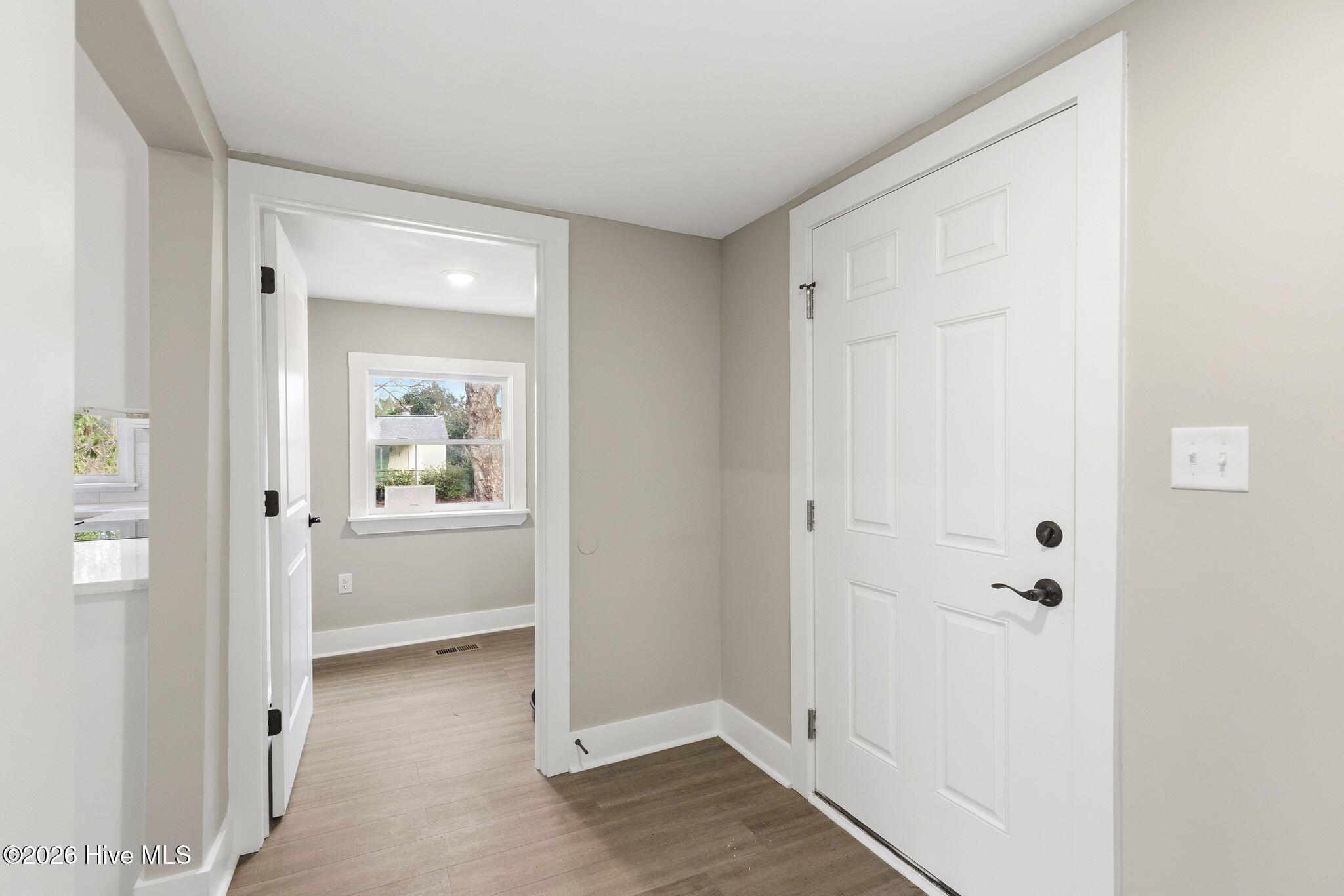 100562420 | Photo 27