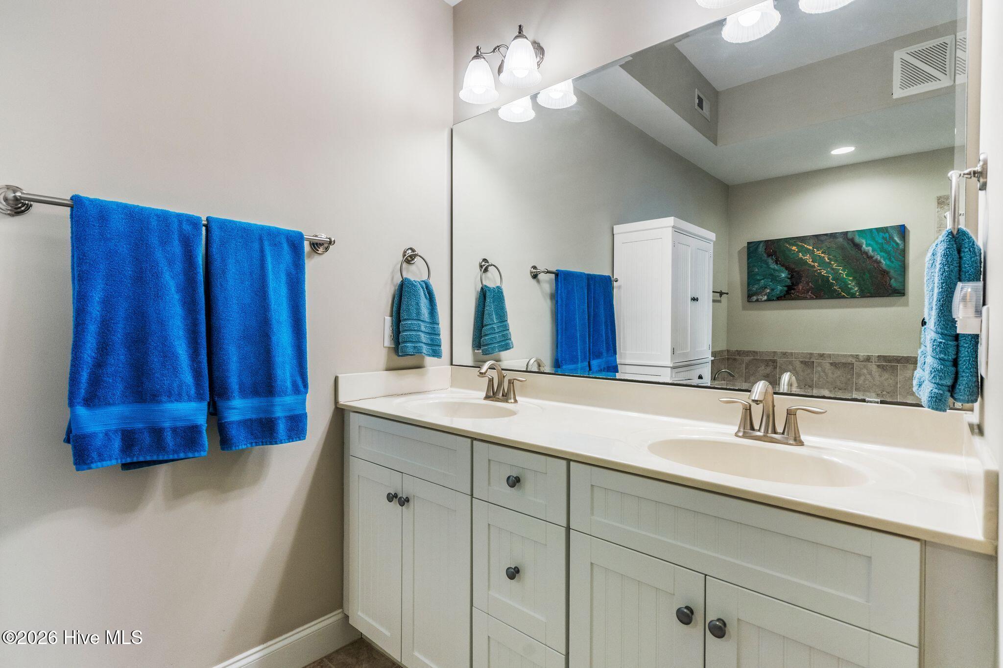 100555450 | Photo 26