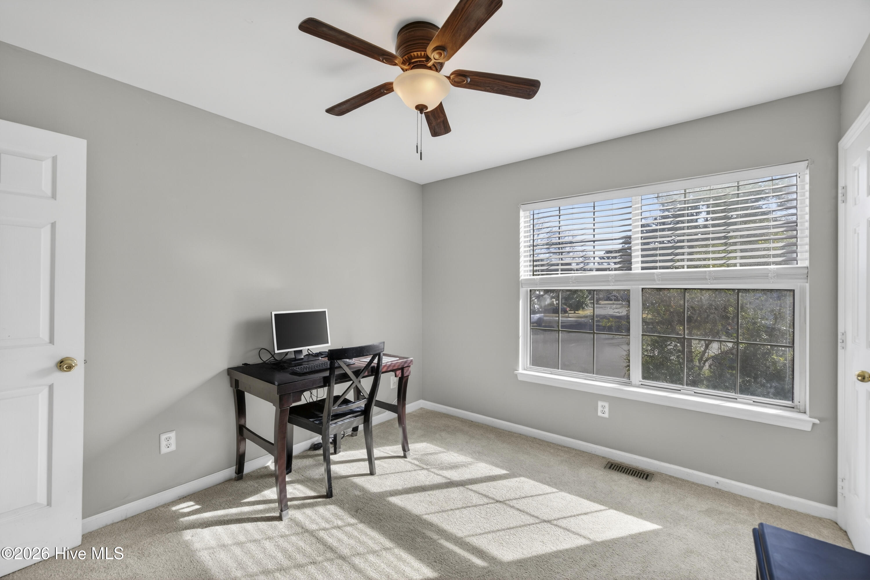 100550573 | Photo 21