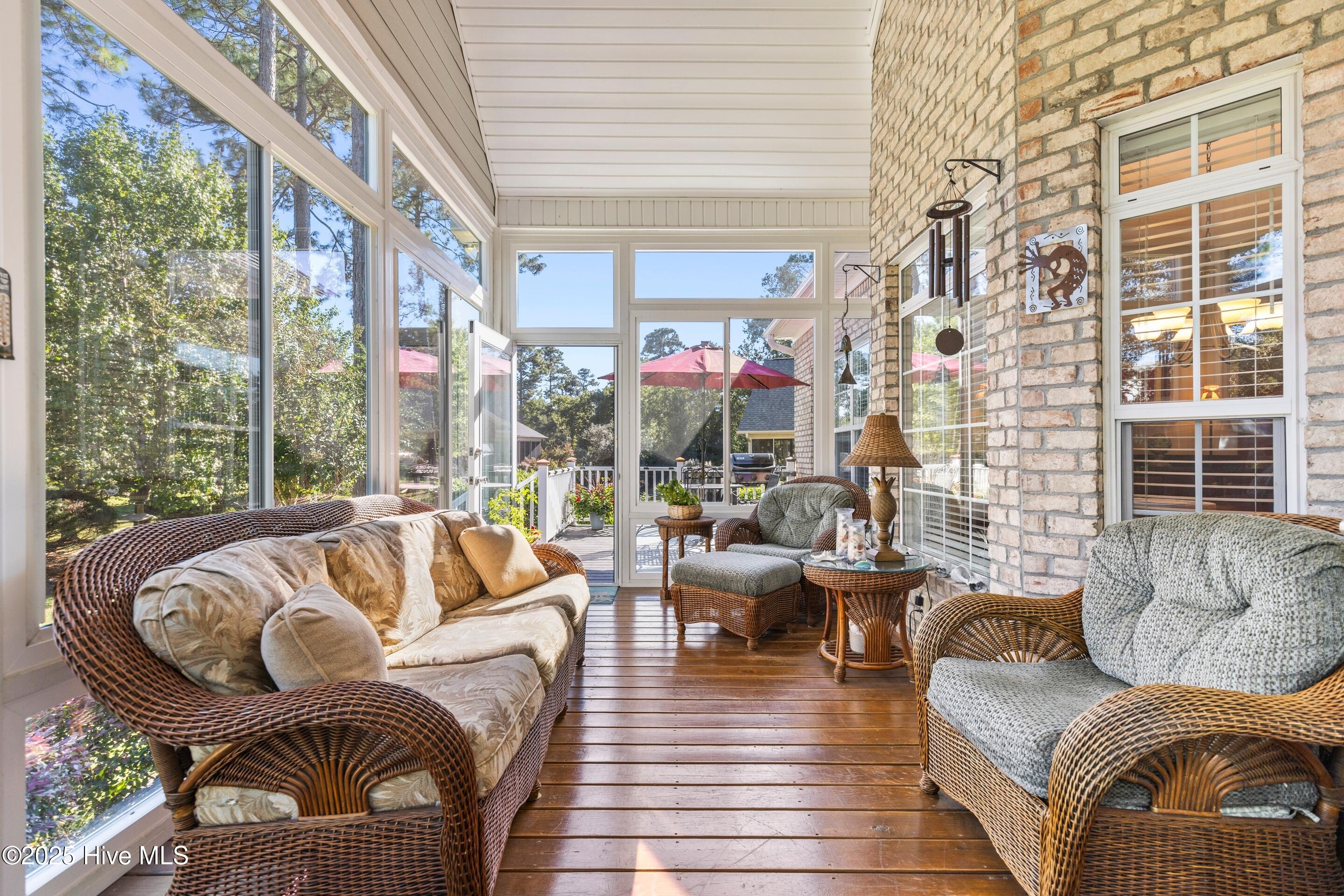 100538376 | Photo 54